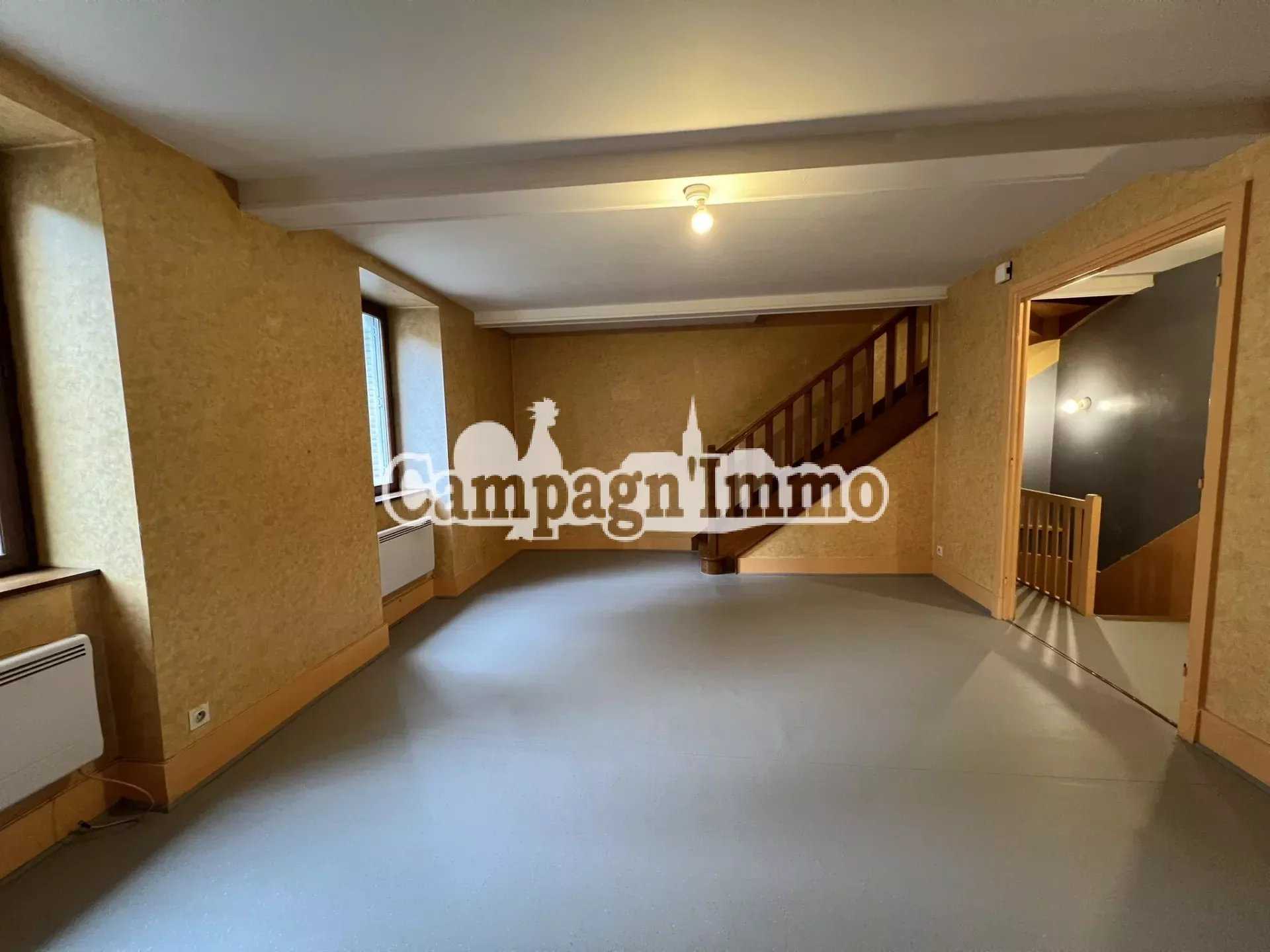公寓 在 Courzieu, 奧弗涅-羅納-阿爾卑斯大區 12632340