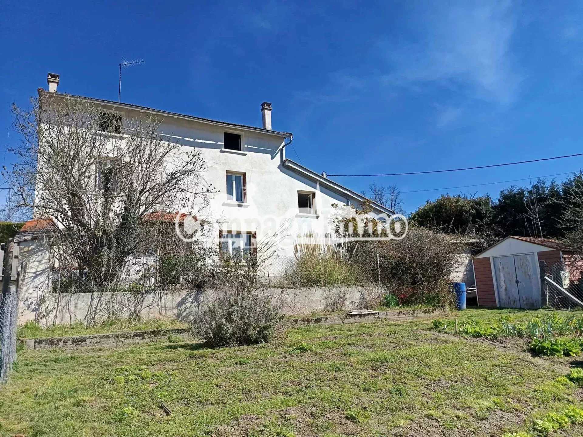 Rumah di Panissieres, Auvergne-Rhone-Alpes 12632345