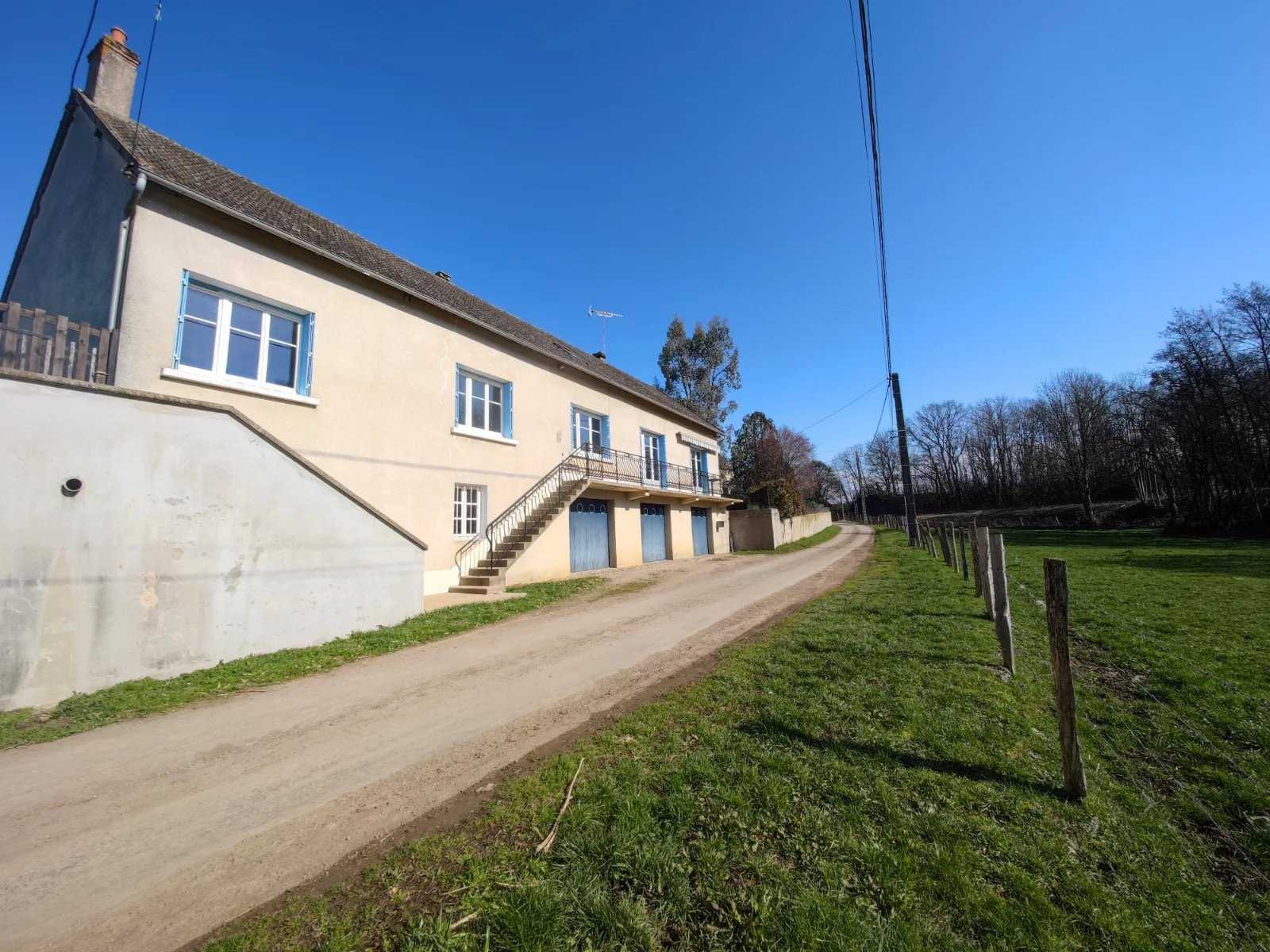 Haus im Tamnay-en-Bazois, Bourgogne-Franche-Comte 12632394
