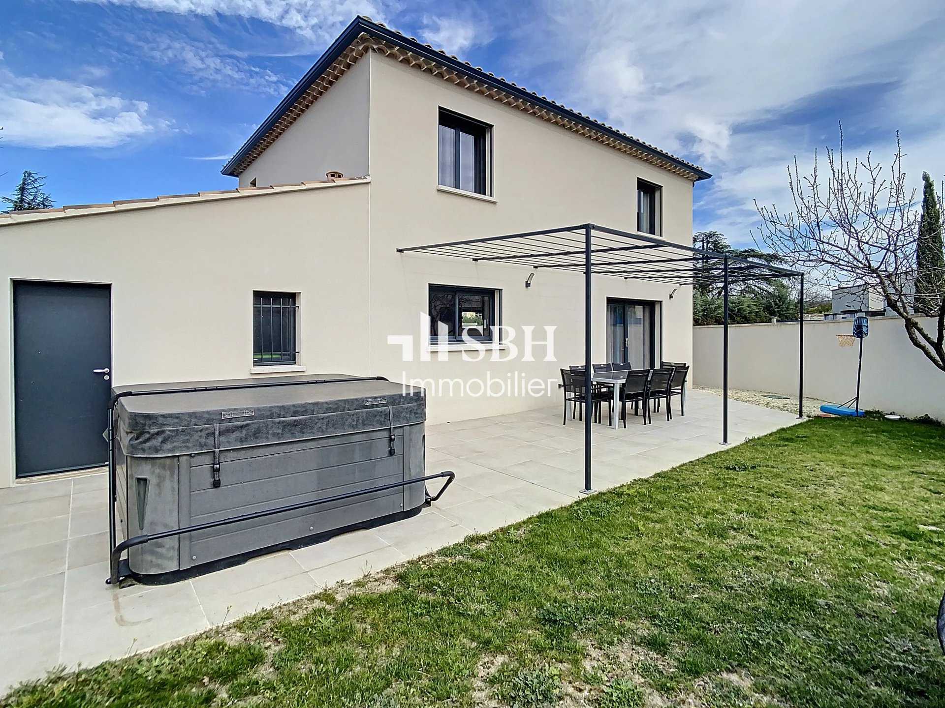 Hus i Robion, Provence-Alpes-Cote d'Azur 12632465