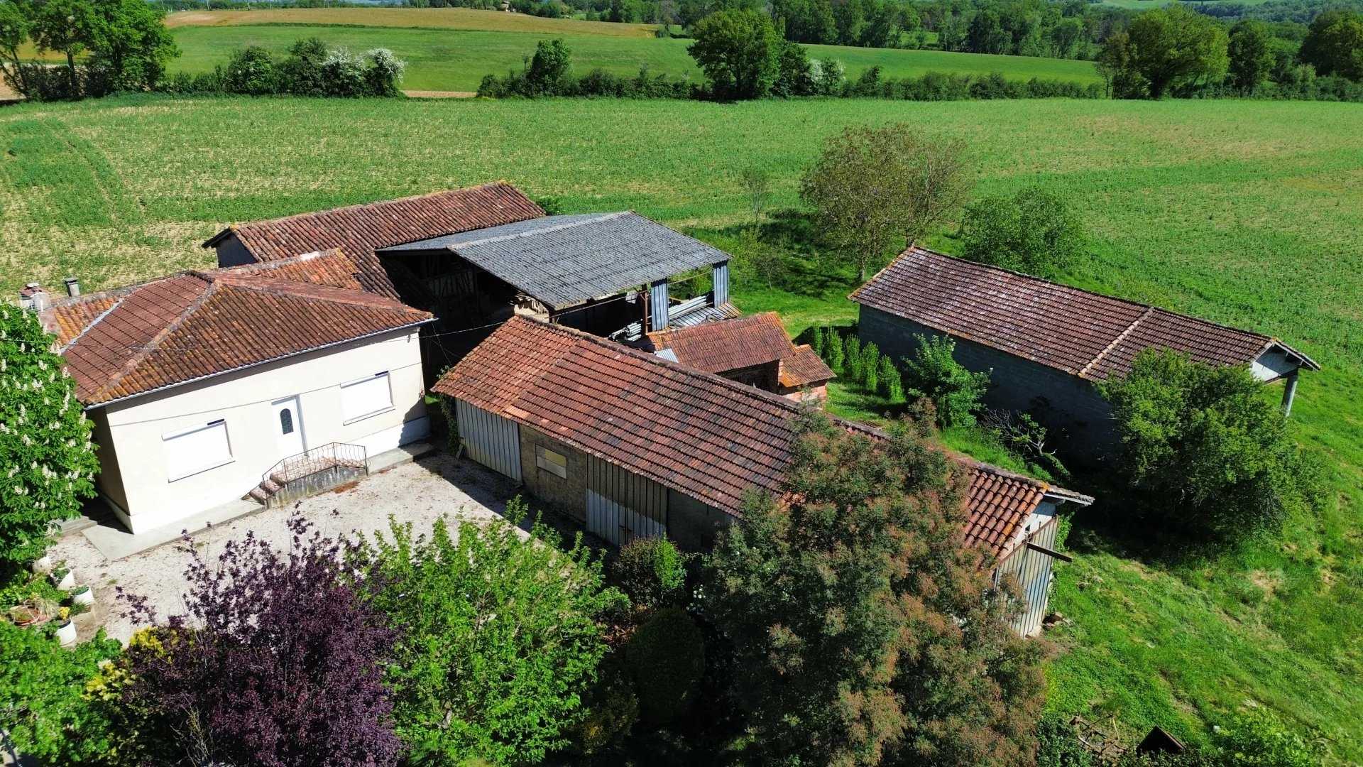 rumah dalam Aignan, Occitanie 12632499