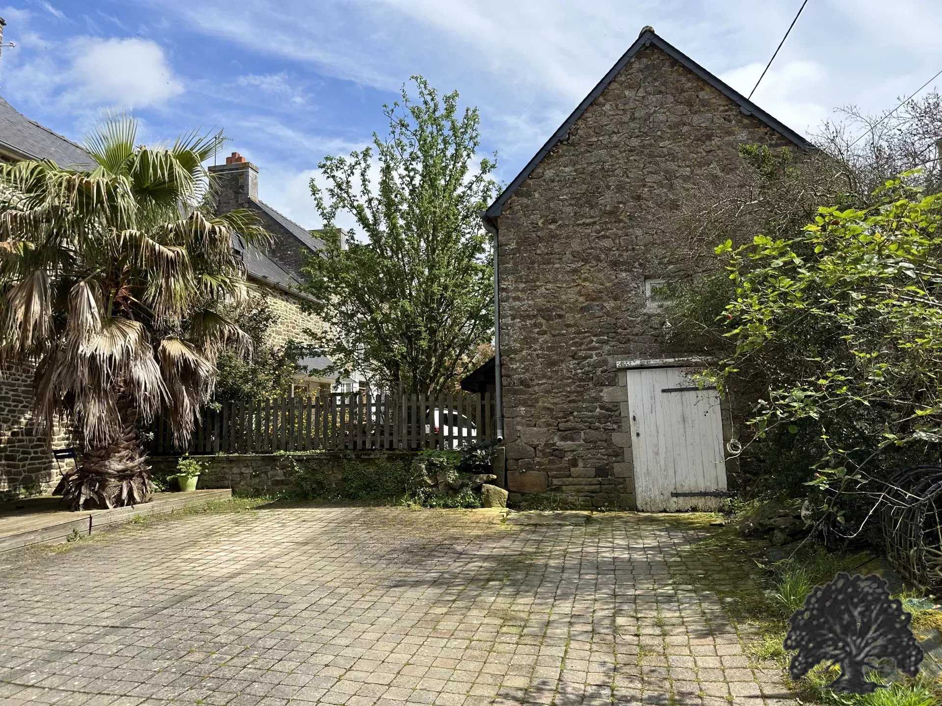 жилой дом в Pleudihen-sur-Rance, Côtes-d'Armor 12632611