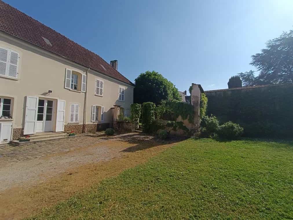 House in Lizy-sur-Ourcq, Ile-de-France 12632651