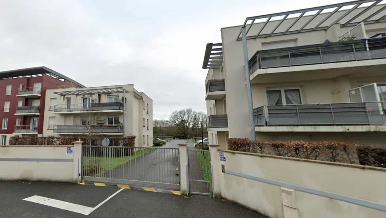 Condominium in Tours, Centre-Val de Loire 12632777