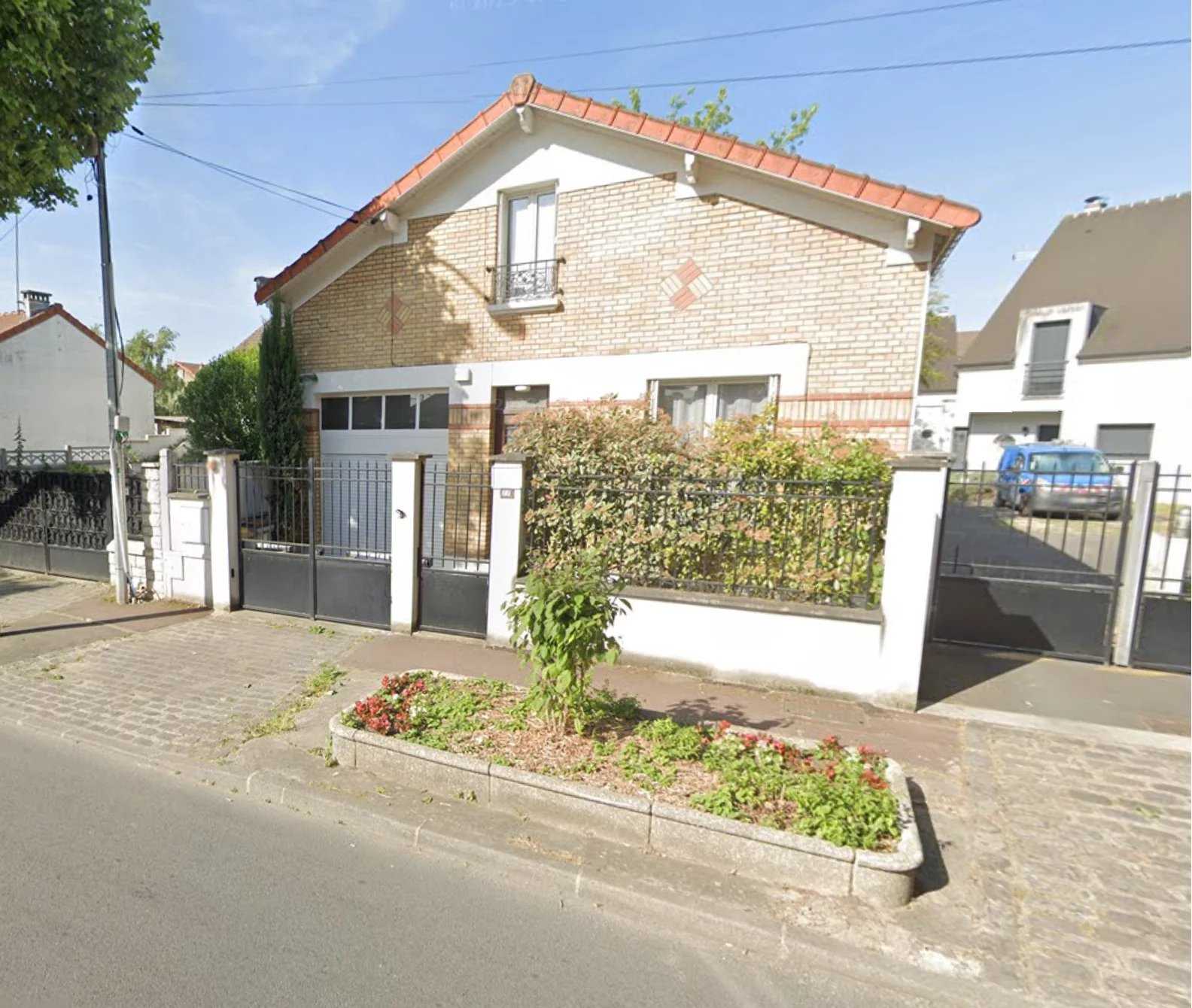 بيت في Neuilly-Plaisance, Ile-de-France 12632786