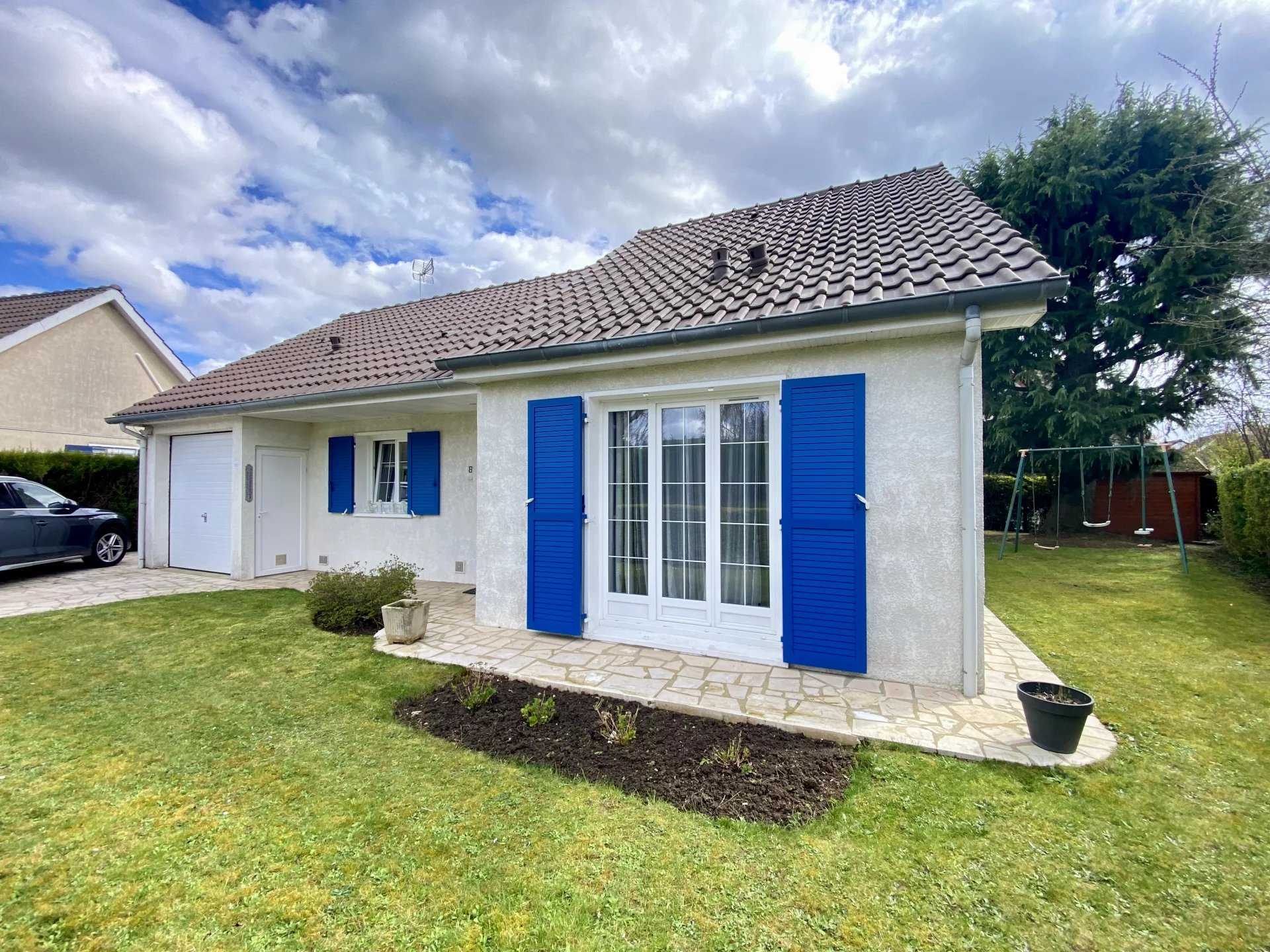 σπίτι σε Combault, Ile-de-France 12632787