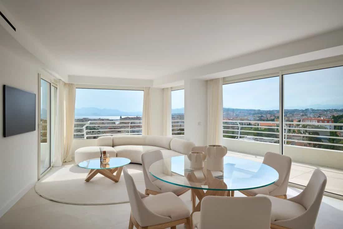 Condominium in Cannes, Provence-Alpes-Côte d'Azur 12632874