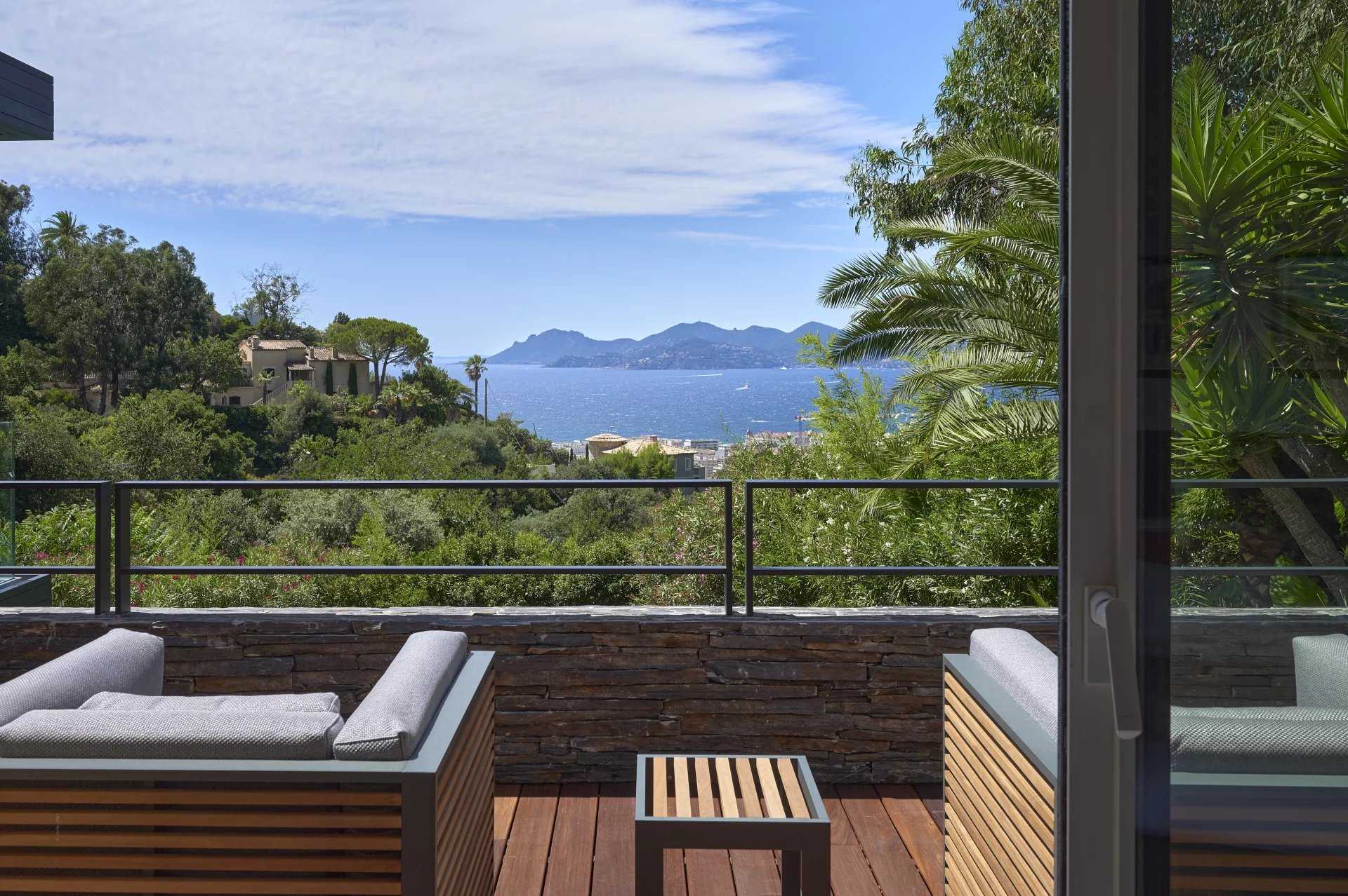 House in Cannes, Provence-Alpes-Cote d'Azur 12632883