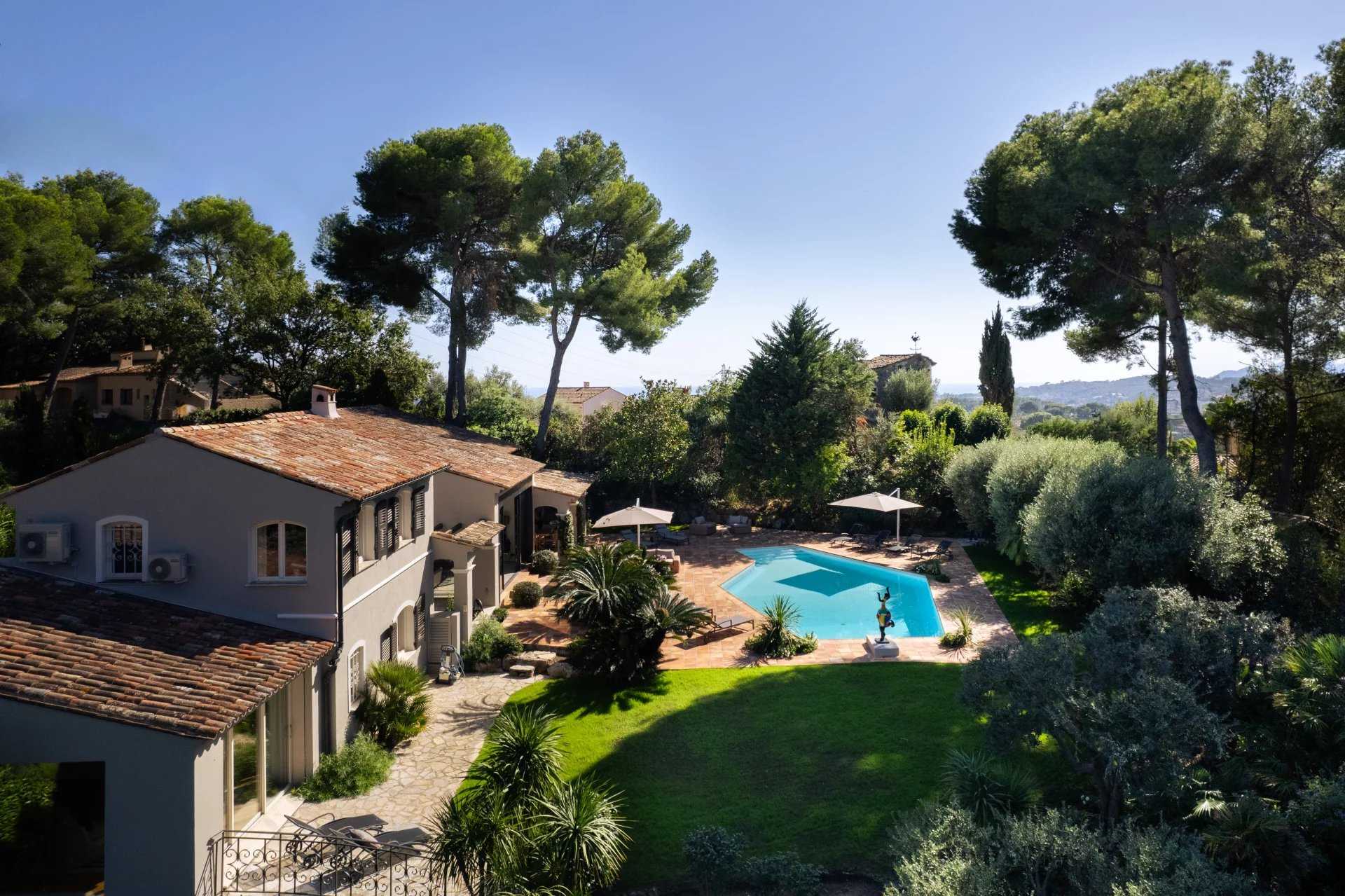 Hus i Mougins, Provence-Alpes-Cote d'Azur 12632917