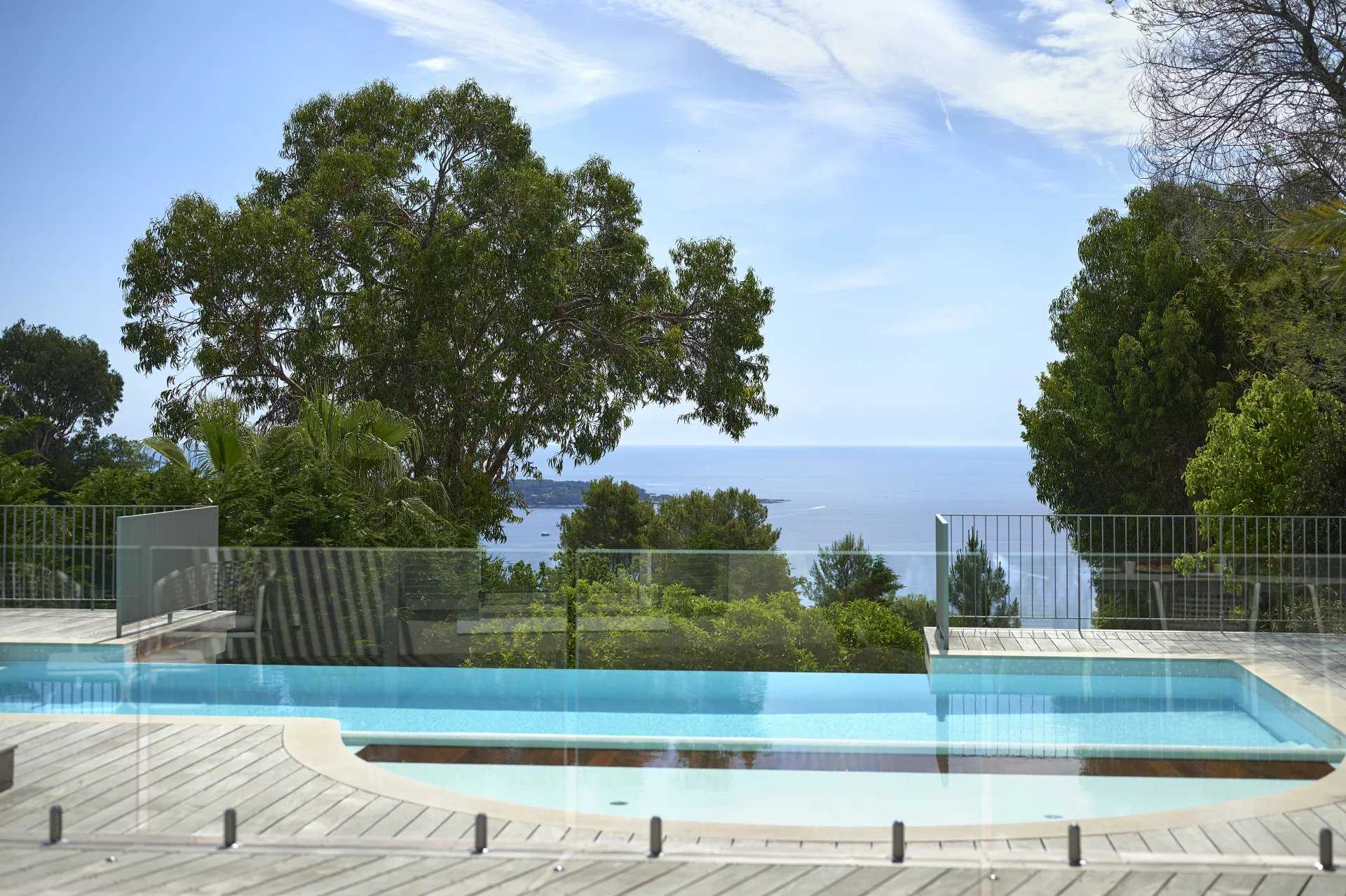 House in Cannes, Provence-Alpes-Cote d'Azur 12632921