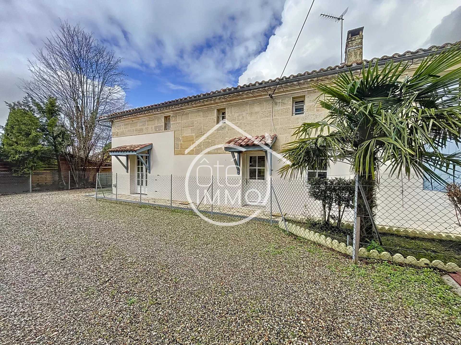 House in Abzac, Nouvelle-Aquitaine 12633047