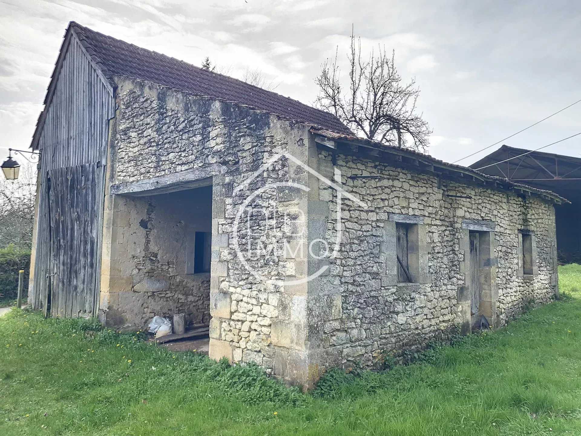 House in Sarlat-la-Caneda, Nouvelle-Aquitaine 12633063