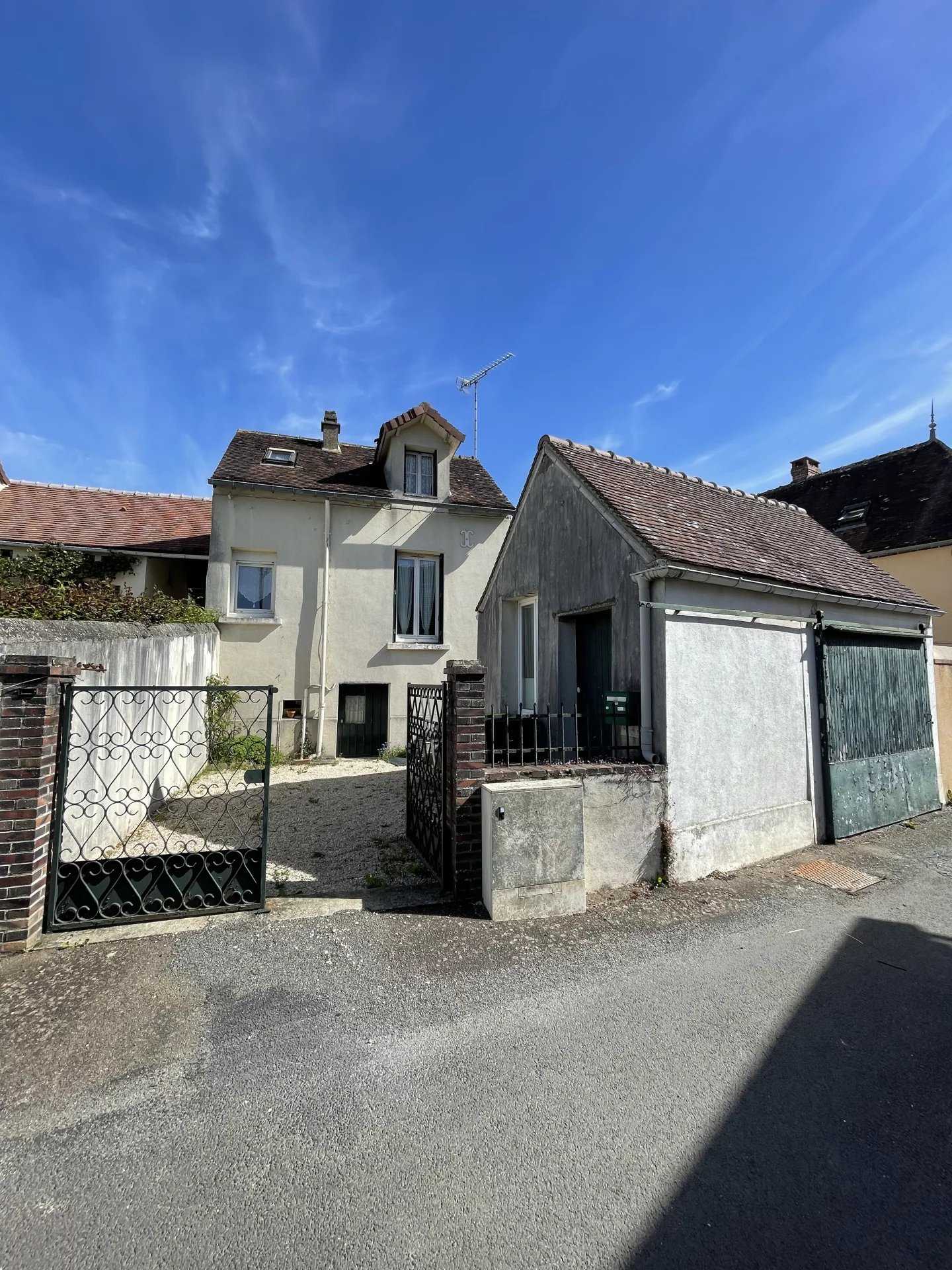 בתים מרובים ב Senonches, Eure-et-Loir 12633130