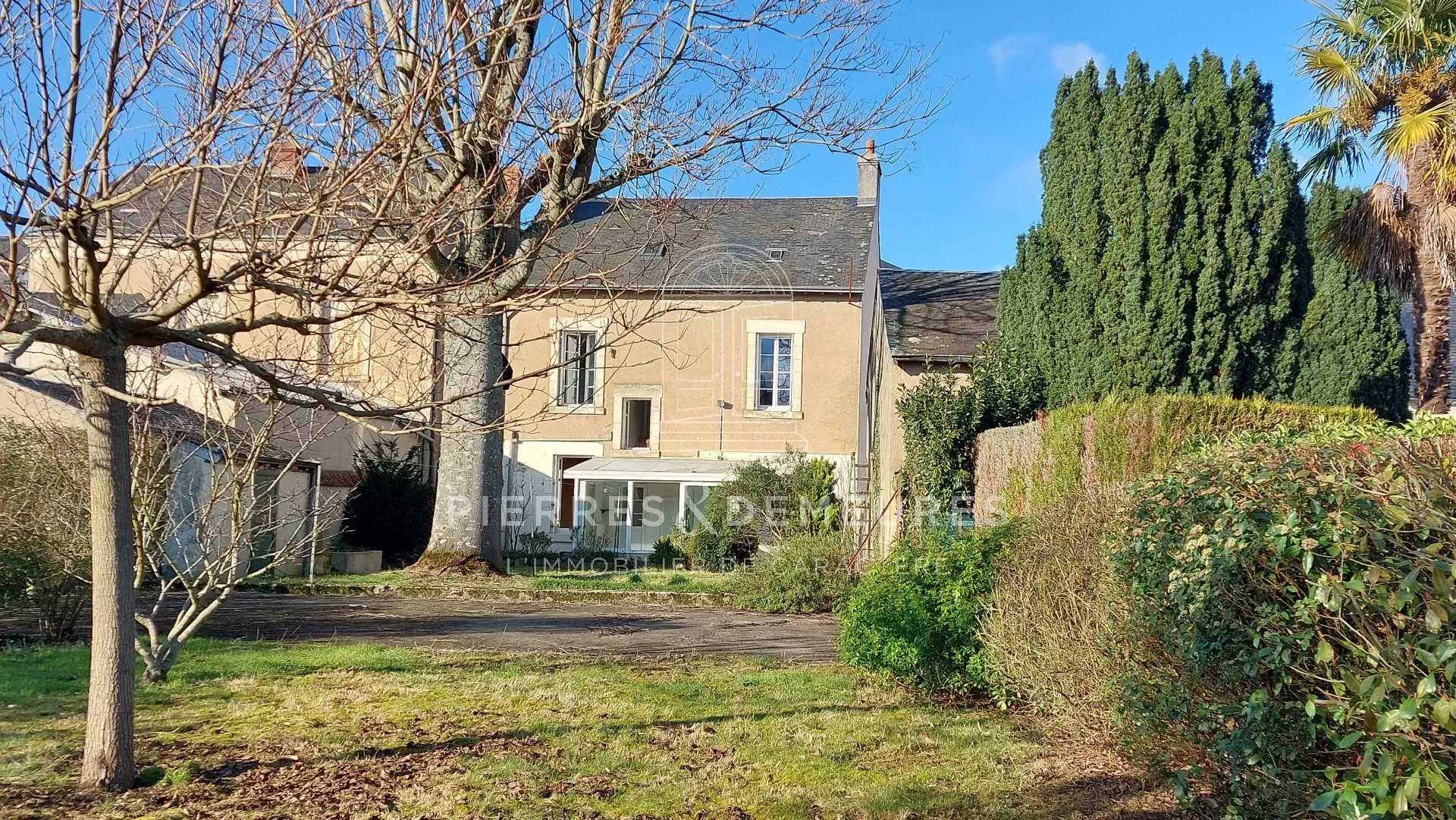 Mehrere Häuser im Ardentes, Centre-Val de Loire 12633156