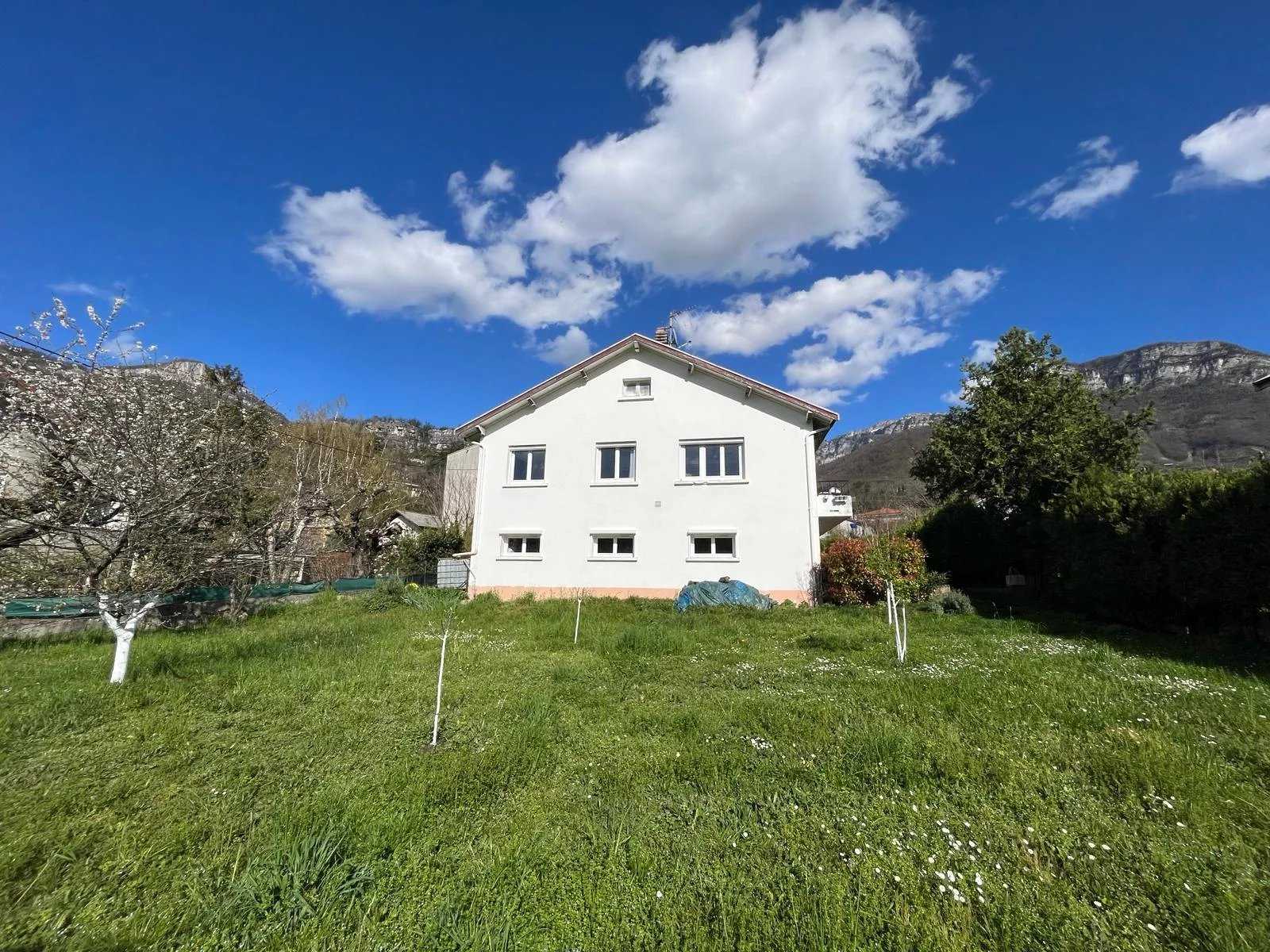 casa en Voreppe, Auvernia-Ródano-Alpes 12633165