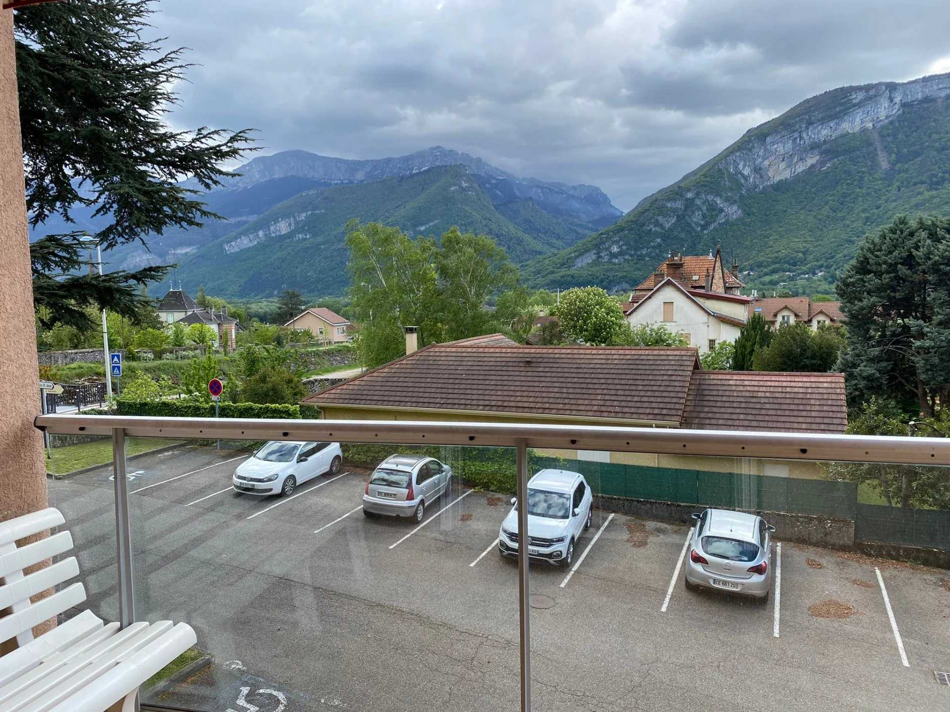 Condominium in Voreppe, Auvergne-Rhone-Alpes 12633173