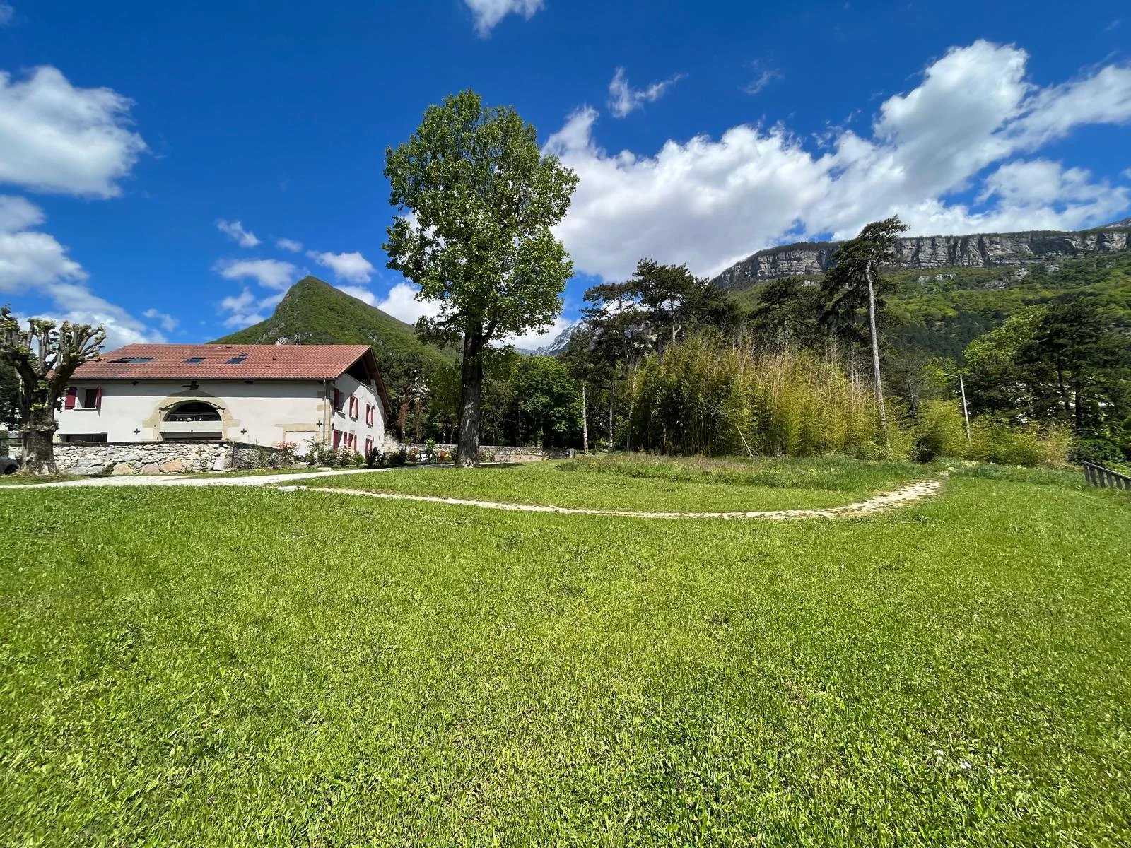 Condomínio no Voreppe, Auvergne-Rhone-Alpes 12633176