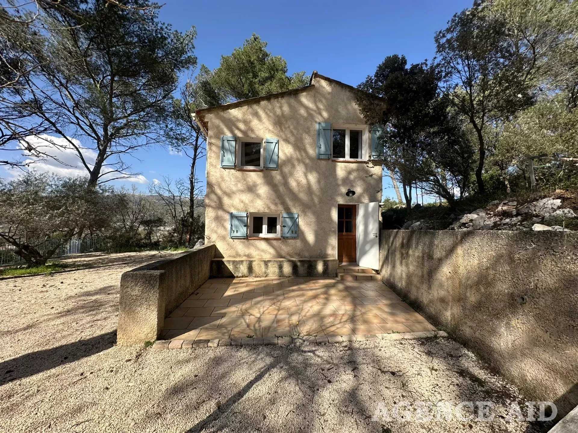 жилой дом в Cuges-les-Pins, Provence-Alpes-Cote d'Azur 12633778