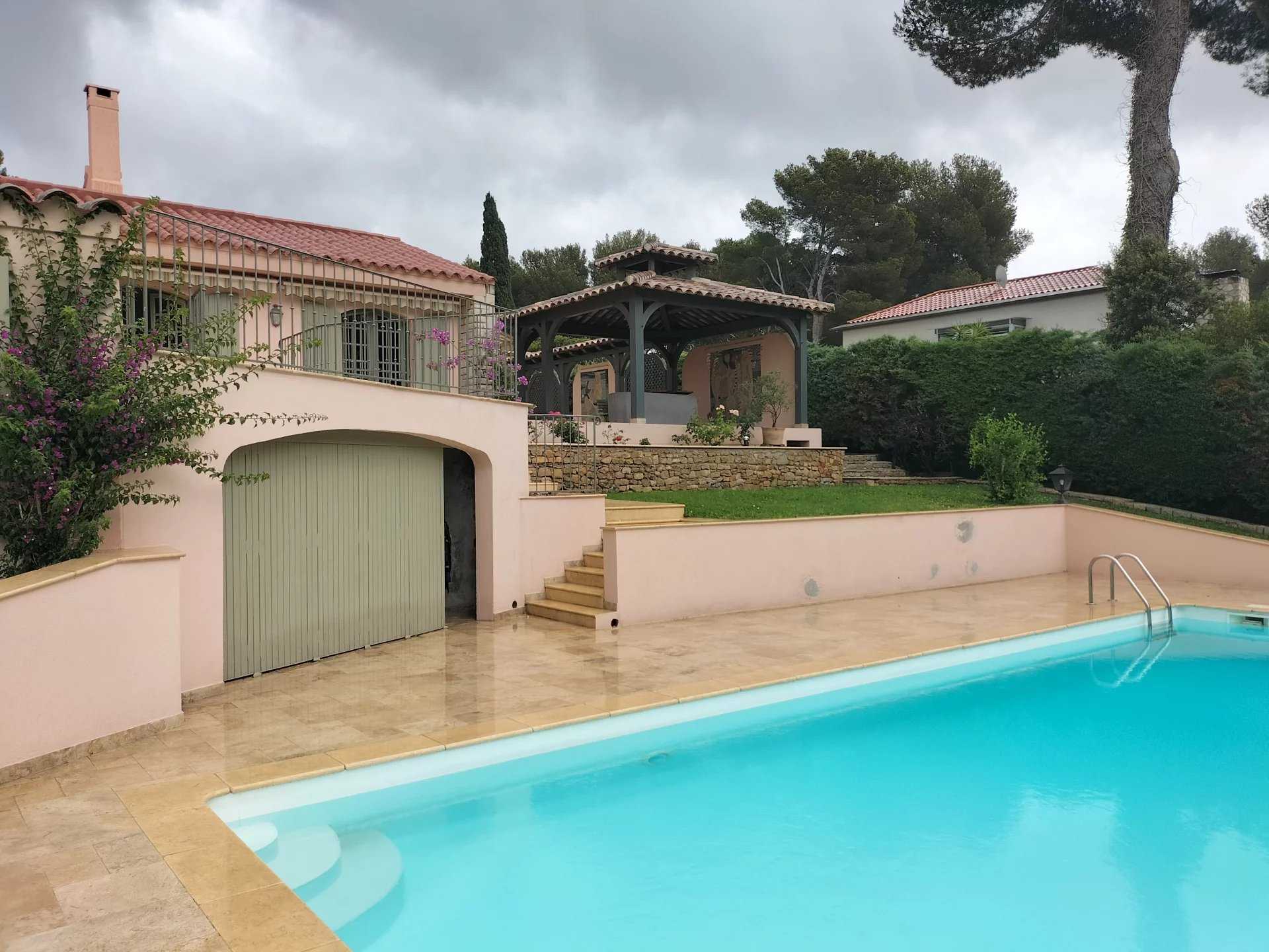rumah dalam Sanary-sur-Mer, Provence-Alpes-Côte d'Azur 12633789