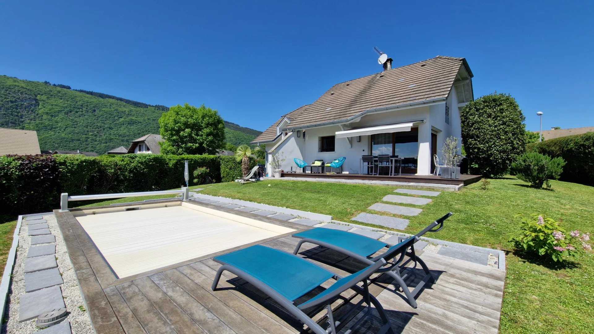 Dom w La Biolle, Auvergne-Rhone-Alpes 12633875