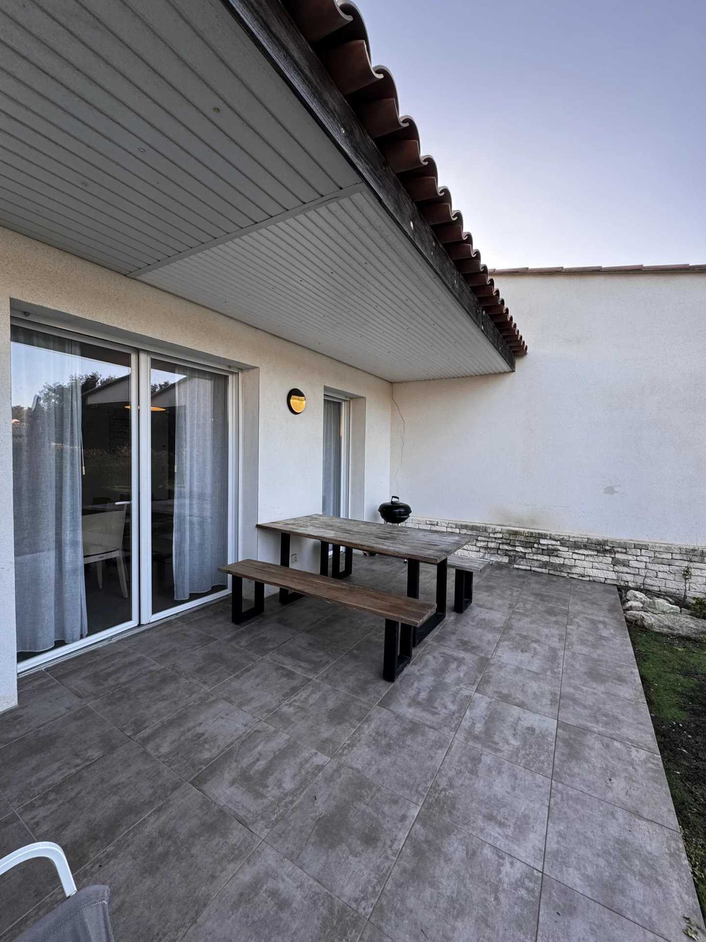 House in Bonifacio, Corsica 12633923
