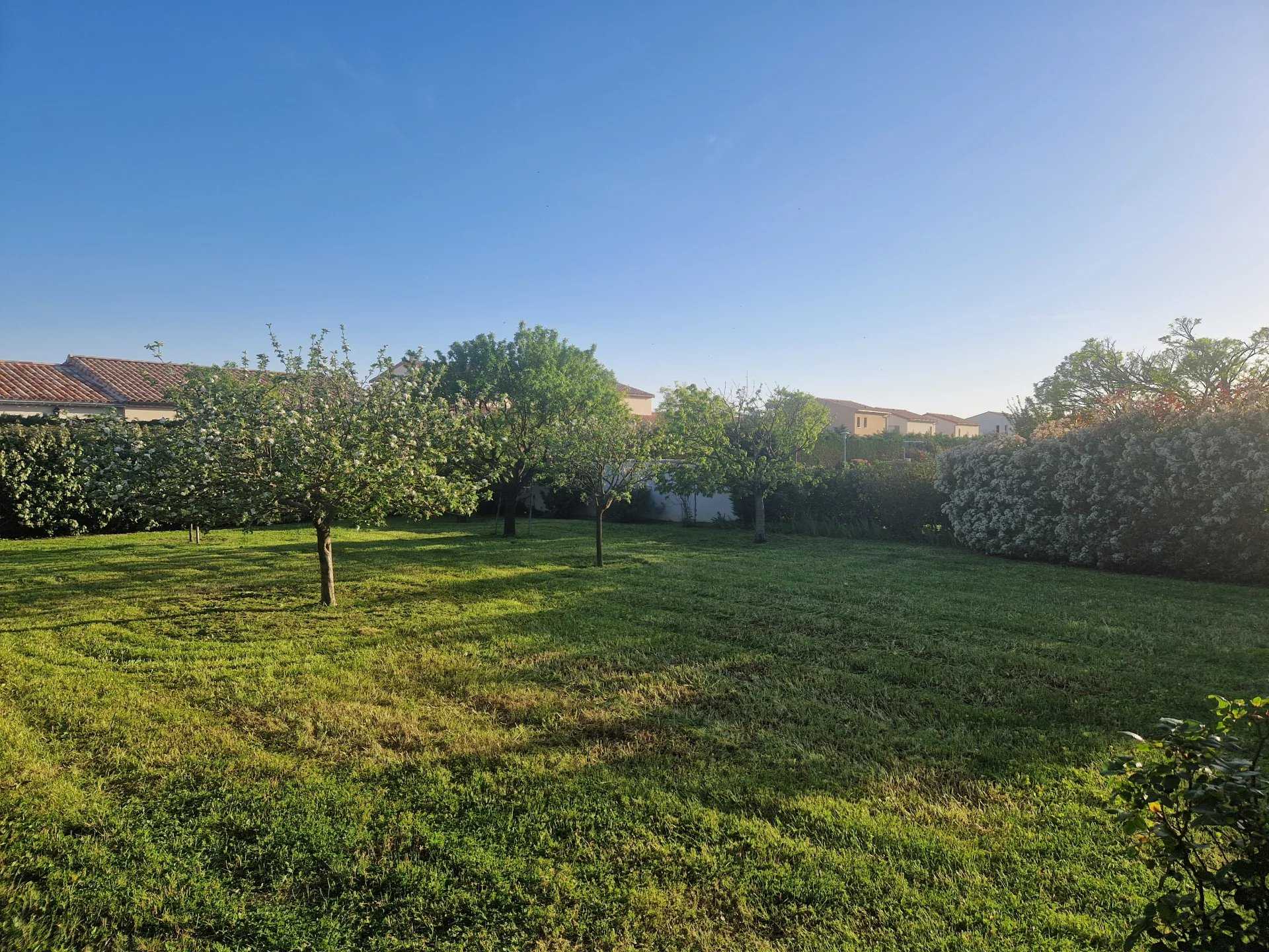 Huis in Pernes-les-Fontaines, Vaucluse 12633928