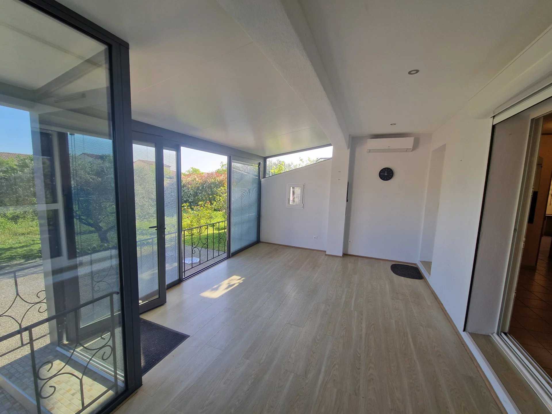 Residential in Pernes-les-Fontaines, Vaucluse 12633928