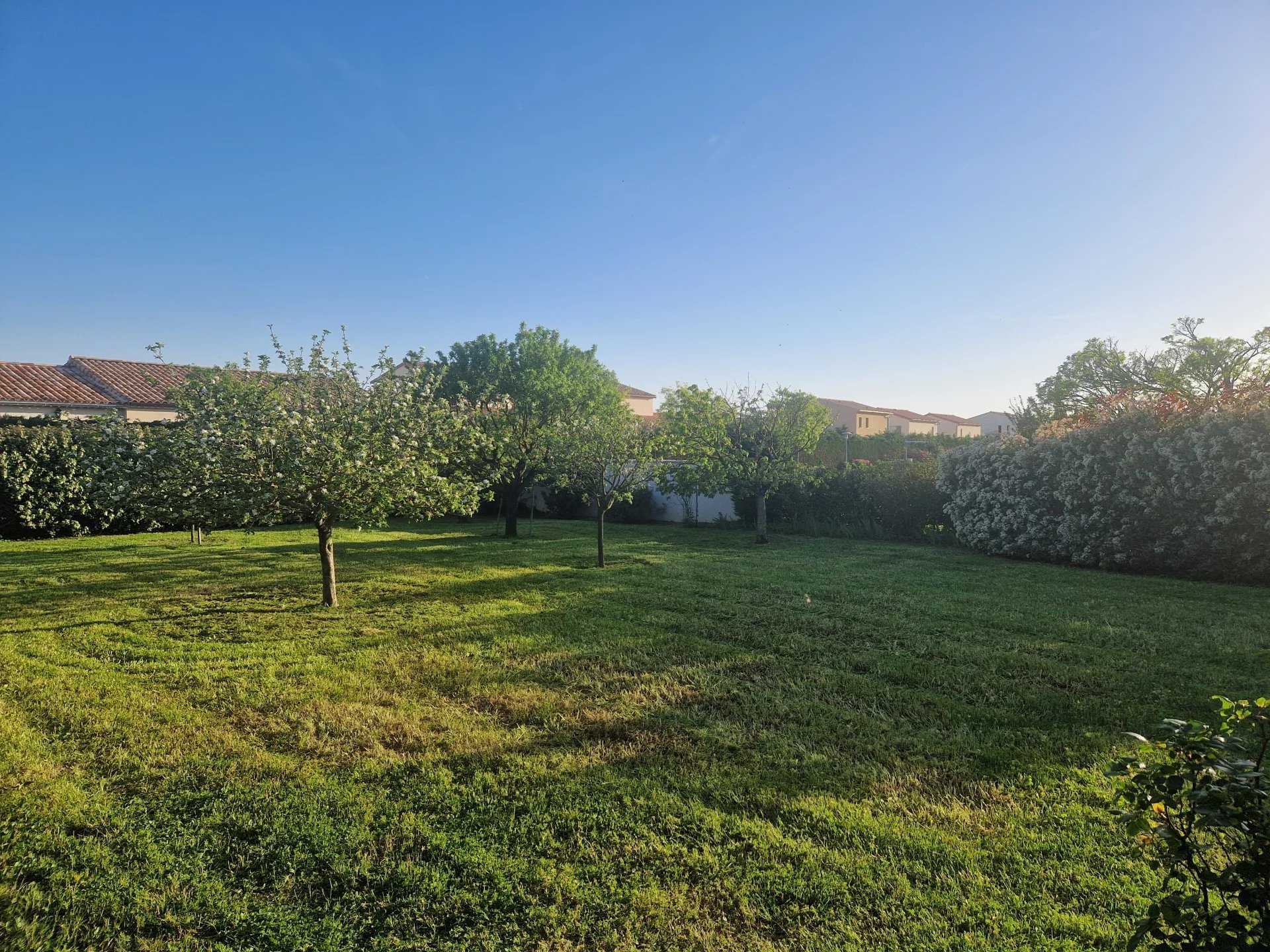 Huis in Pernes-les-Fontaines, Vaucluse 12633928