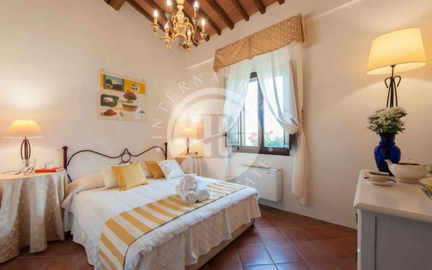 rumah dalam Monteroni d'Arbia, Siena 12633983