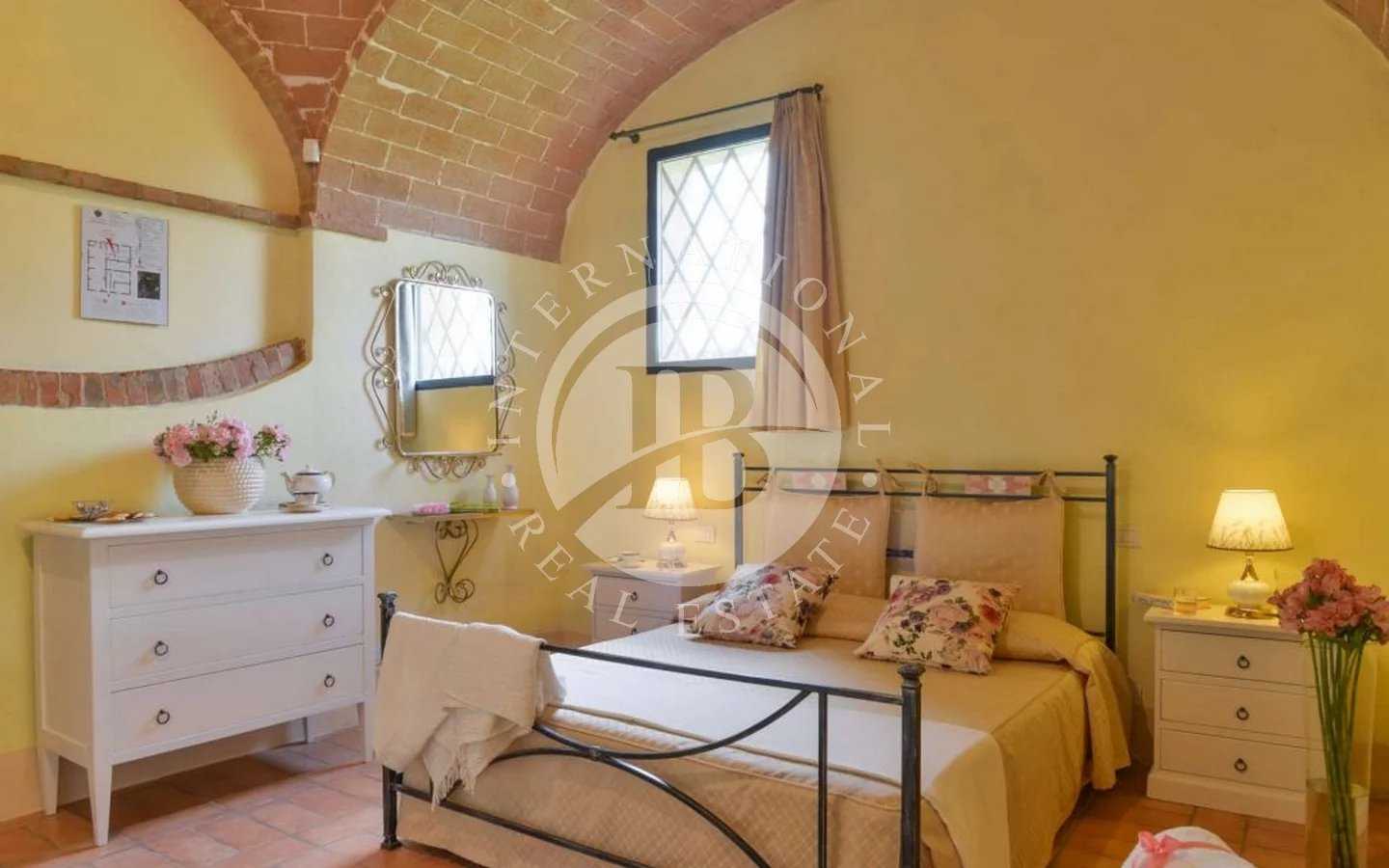 Будинок в Monteroni d'Arbia, Siena 12633983