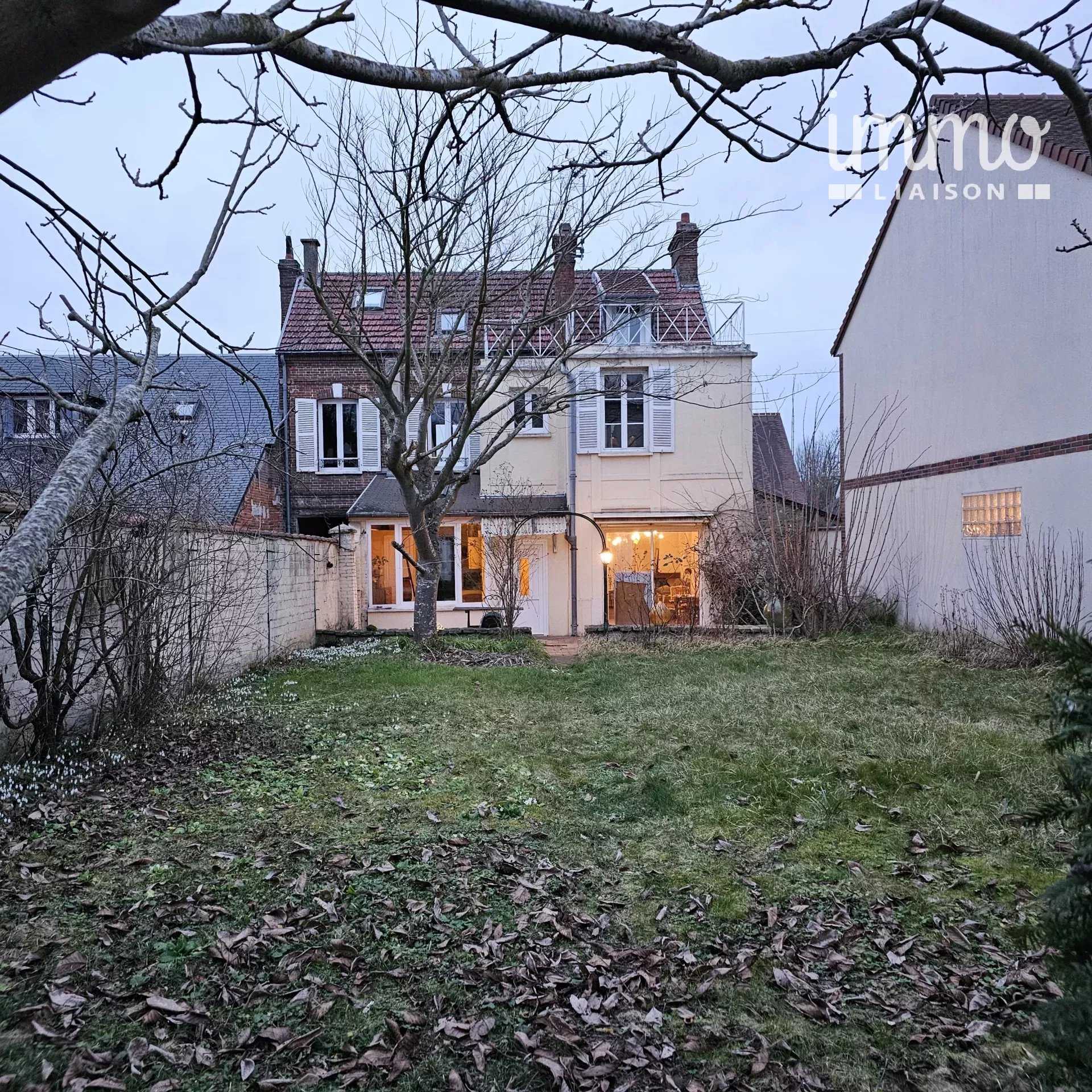 Plusieurs maisons dans Evreux, Normandie 12635030