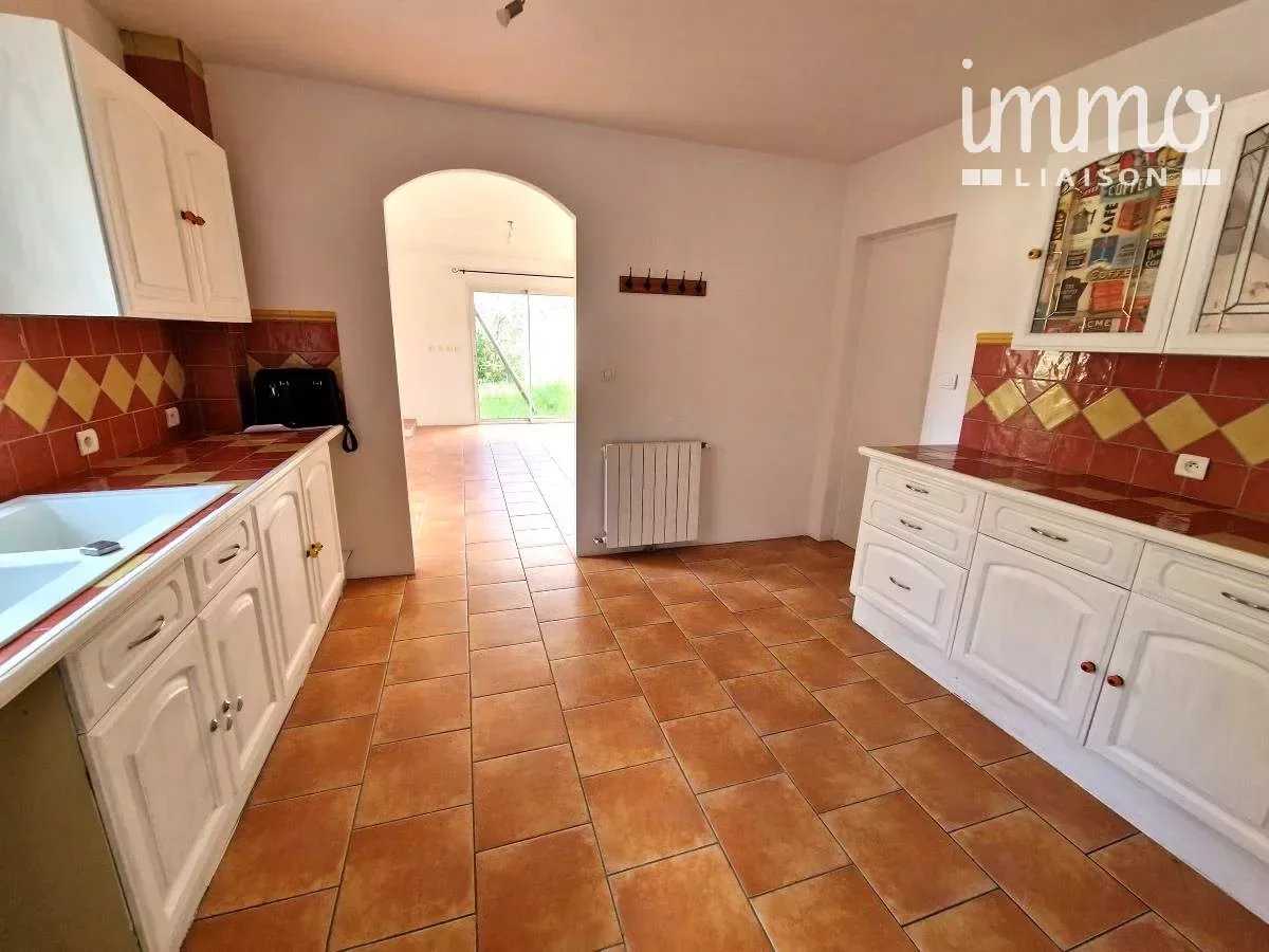 House in Bollene, Provence-Alpes-Cote d'Azur 12635286