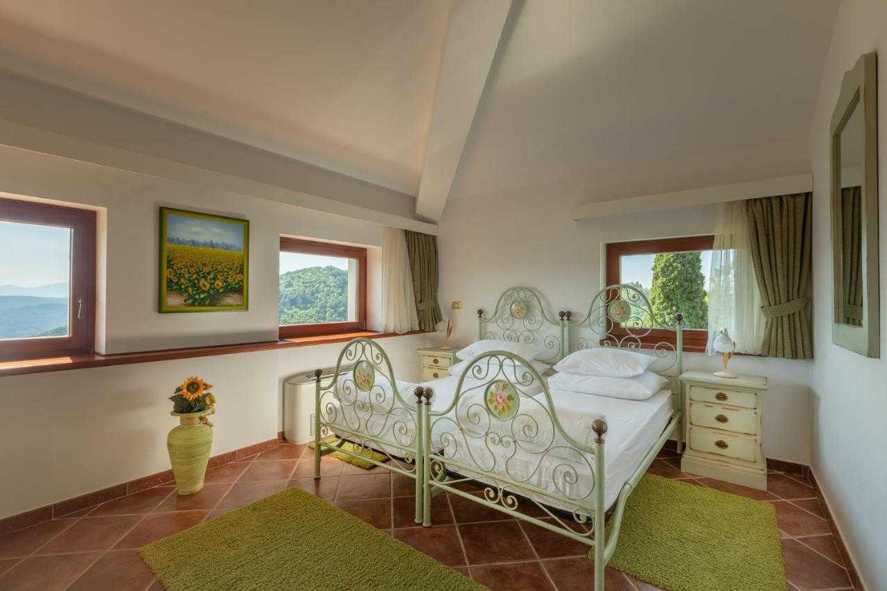 Dom w Oprtalj, Istria County 12635649