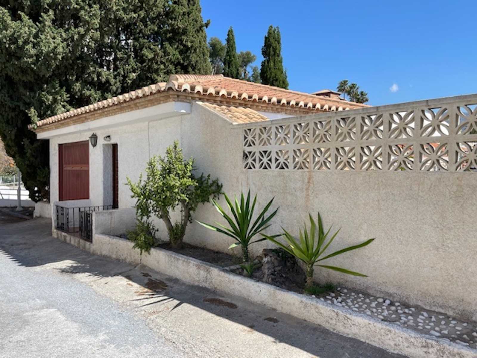 房子 在 Almunecar, Andalusia 12636041