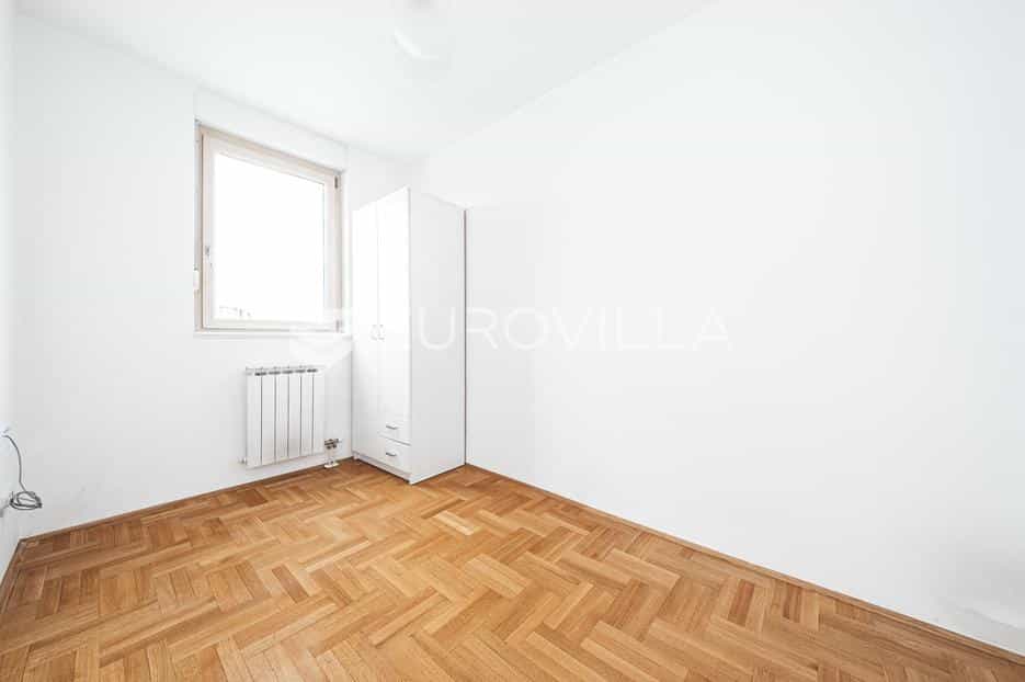 Condomínio no Zagreb,  12638736