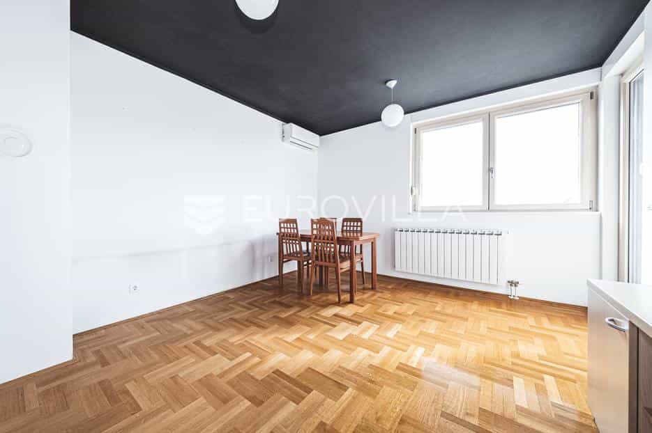 公寓 在 Zagreb,  12638736