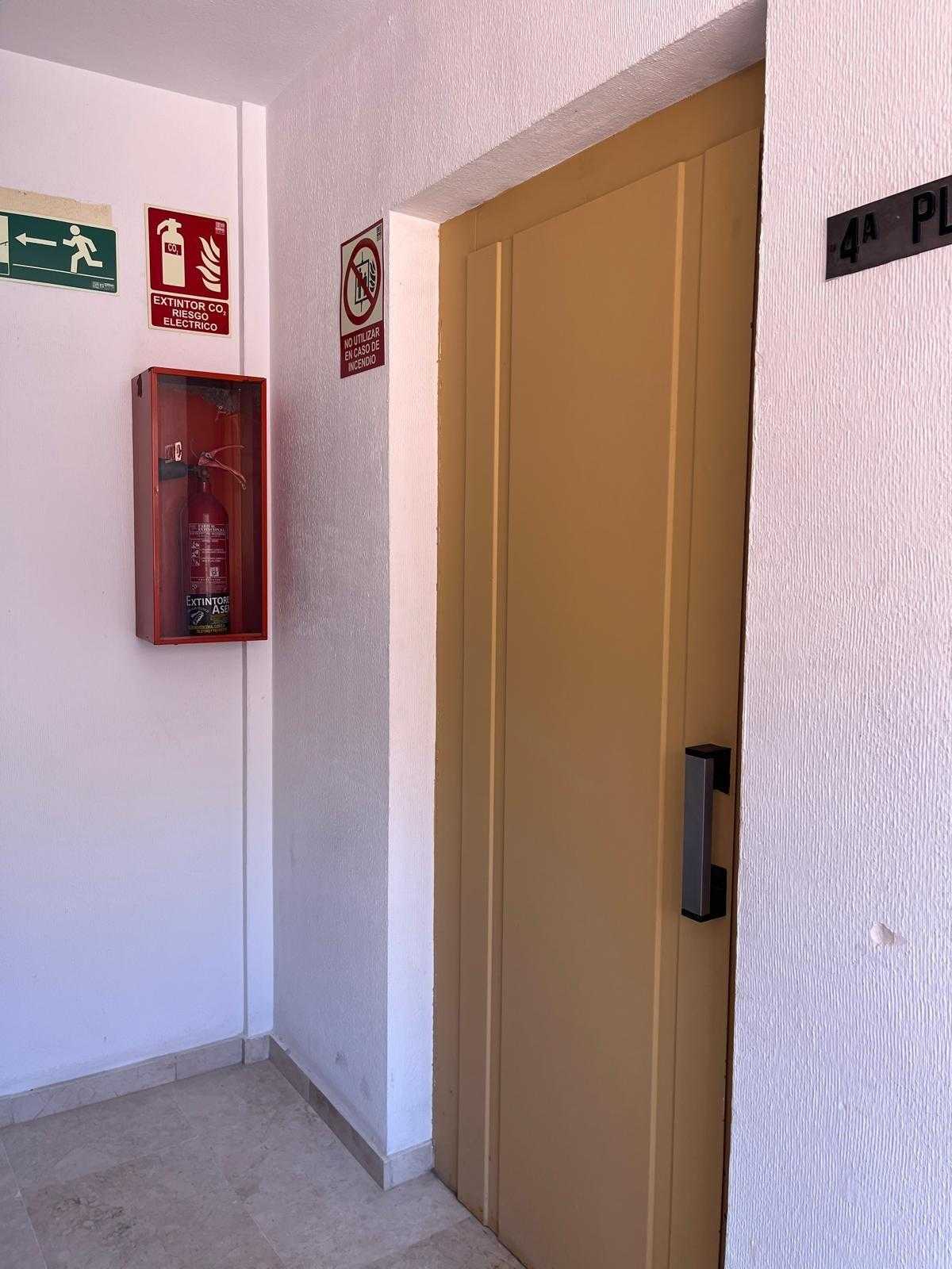 Oficina en Fuengirola, Andalucía 12638833