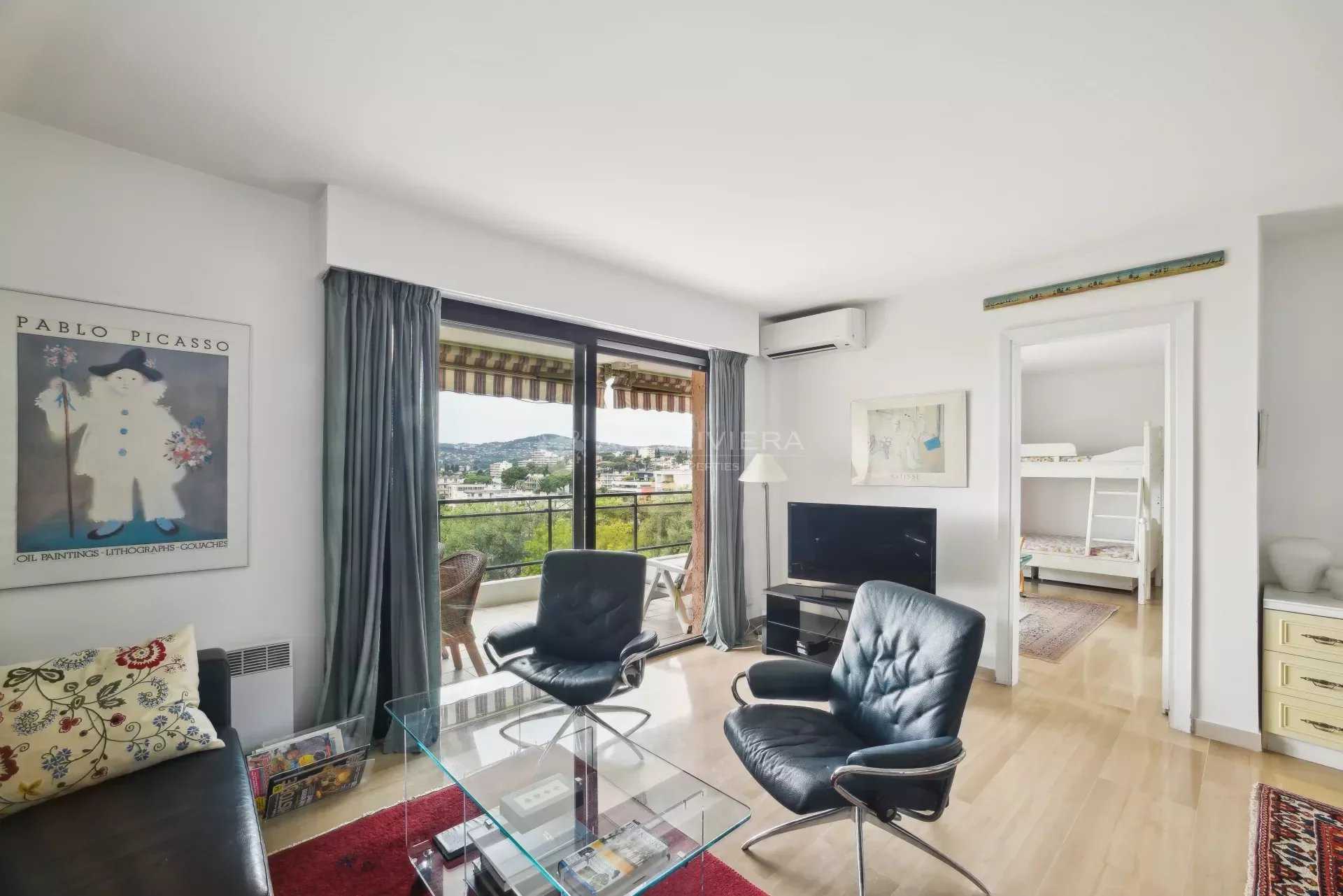 Condominium dans Juan-les-Pins, Alpes-Maritimes 12639499