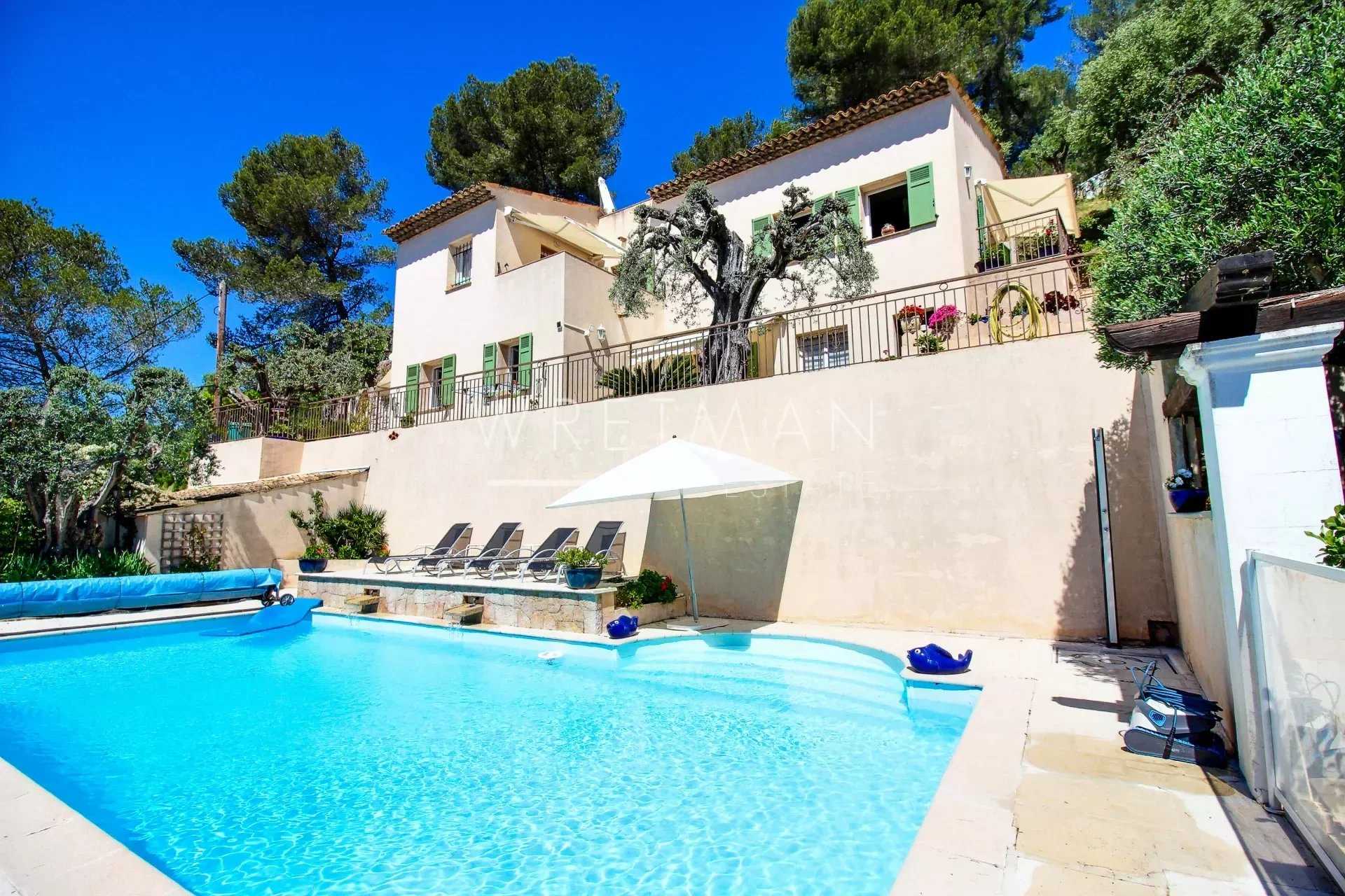 Talo sisään Drap, Provence-Alpes-Cote d'Azur 12639500