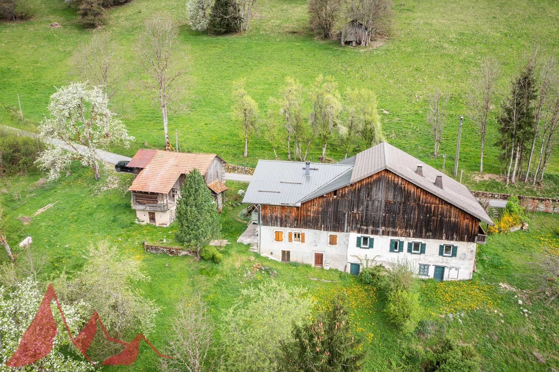 жилой дом в Seytroux, Auvergne-Rhone-Alpes 12639536