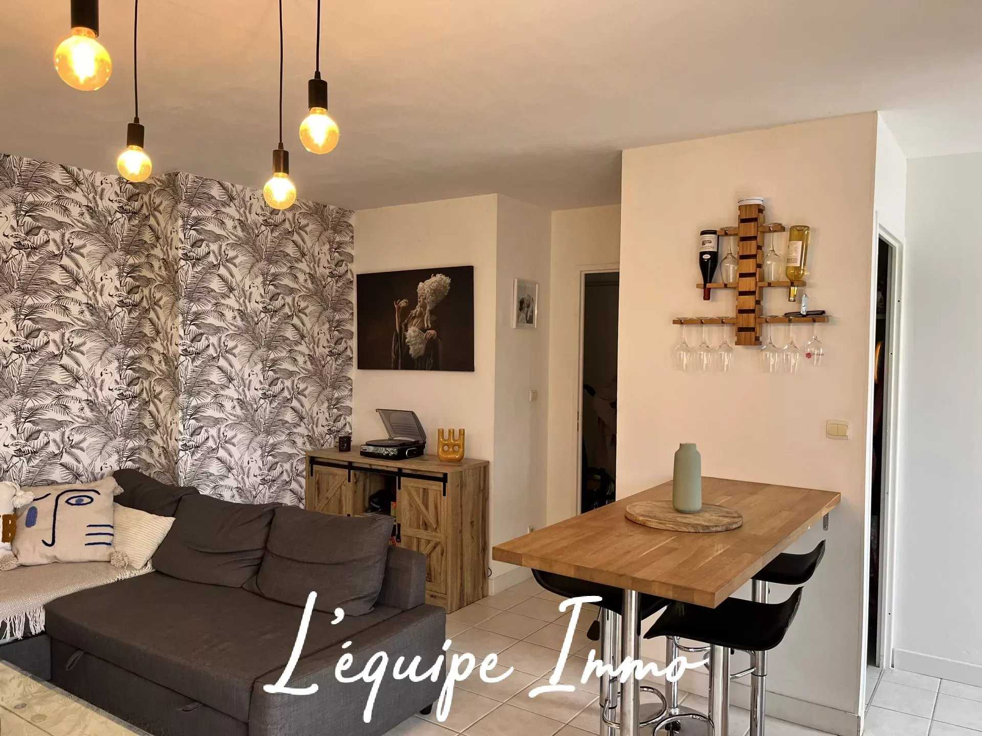 公寓 在 L'Isle-Jourdain, Occitanie 12639571