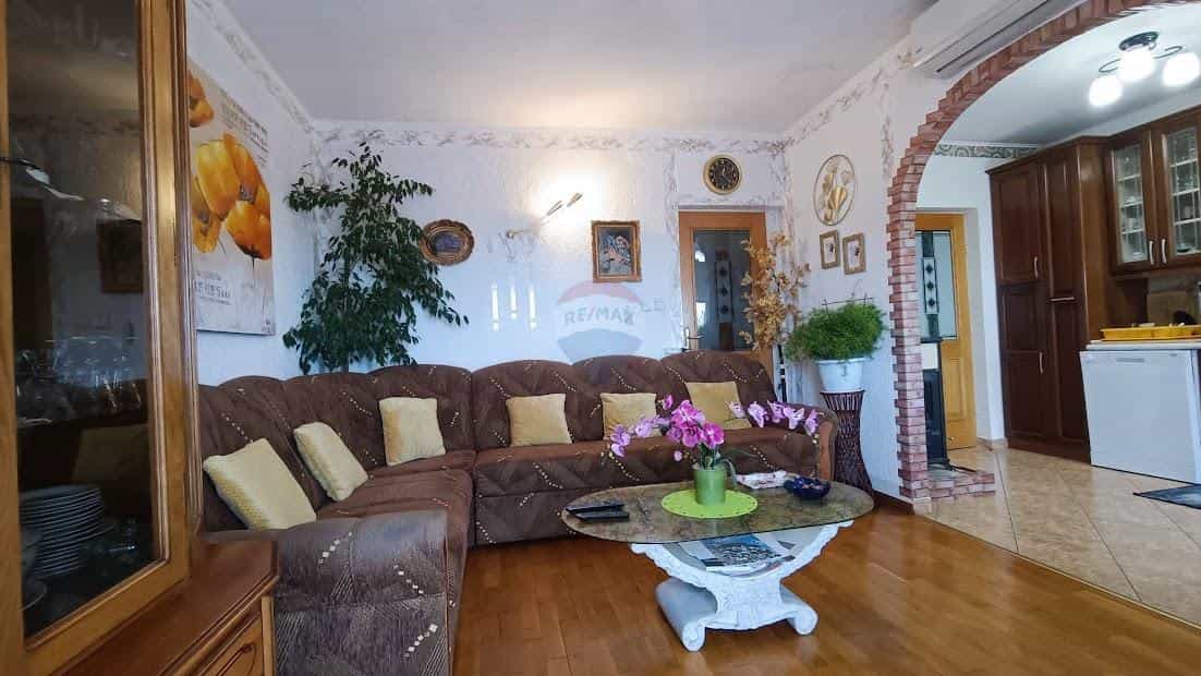 rumah dalam Kastav, Primorsko-goranska županija 12639691