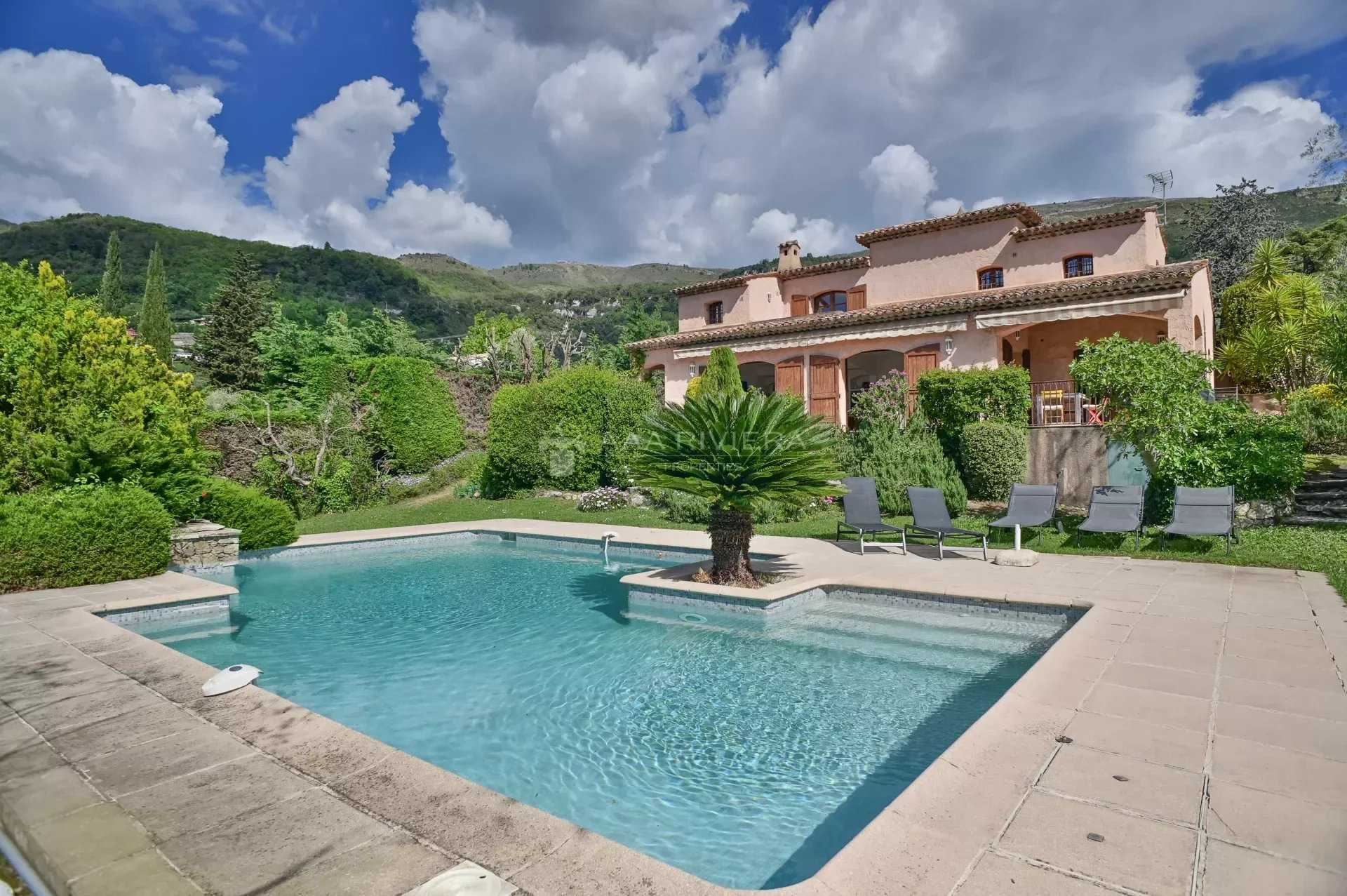 House in Tourrettes-sur-Loup, Provence-Alpes-Cote d'Azur 12639728