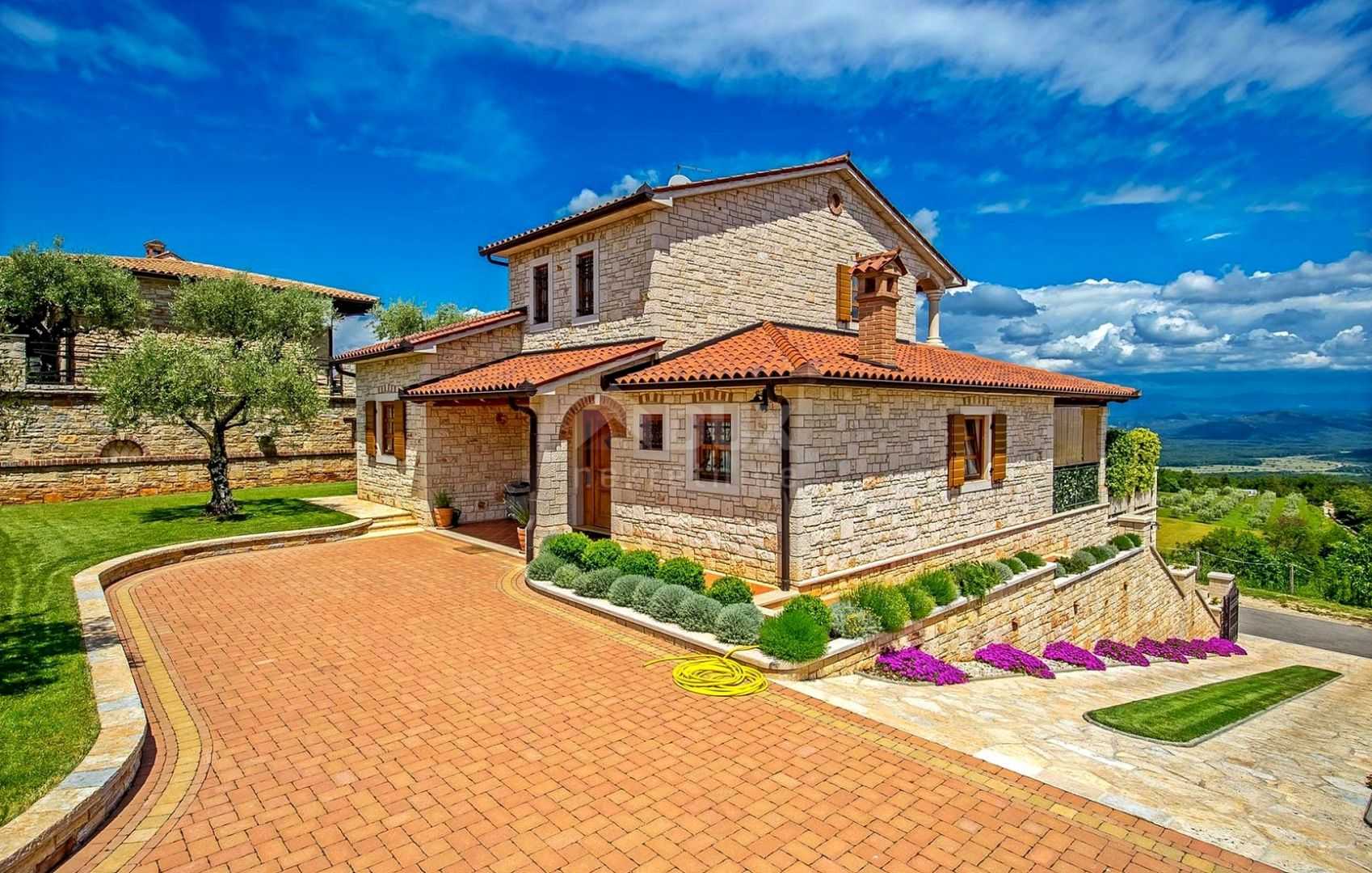 House in Vizinada, Istarska Zupanija 12639885