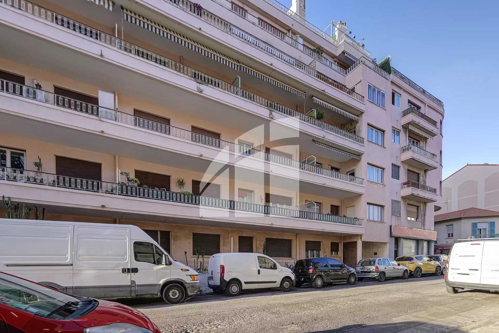 Condominium in La Californië, Provence-Alpes-Côte d'Azur 12641663