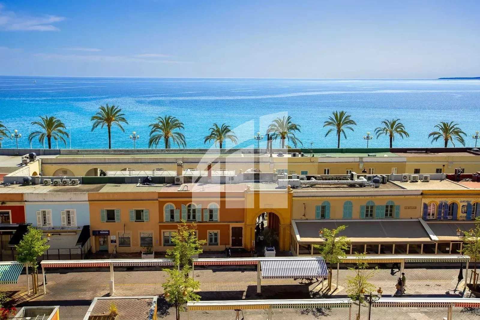 Condominium in Nice, Provence-Alpes-Cote d'Azur 12641675