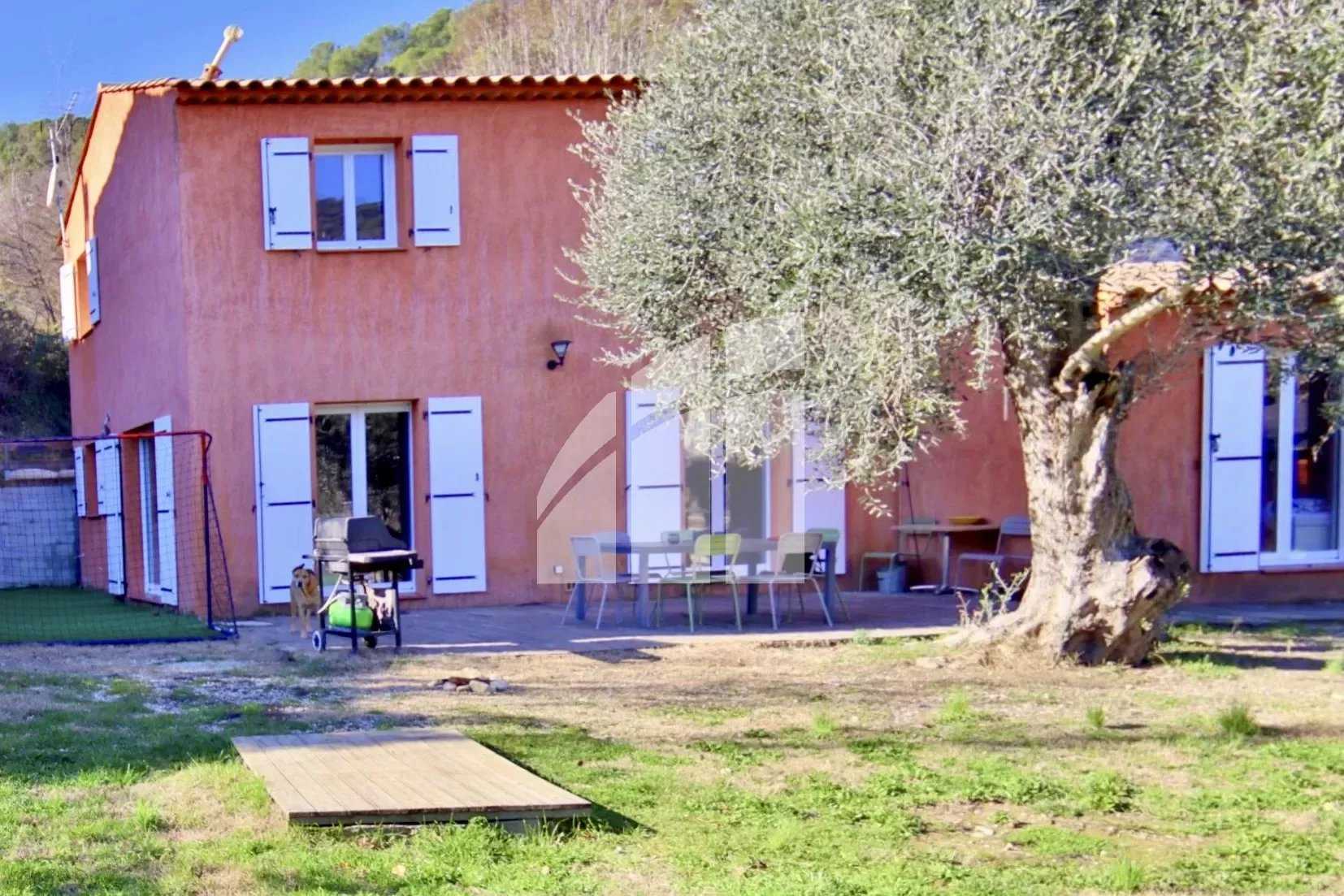 rumah dalam Tourrette-Levens, Provence-Alpes-Côte d'Azur 12641775