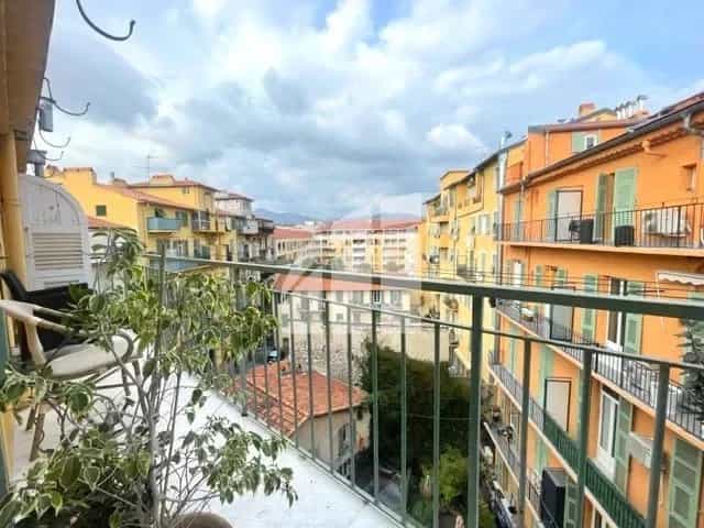 Condominium in Nice, Provence-Alpes-Cote d'Azur 12641793