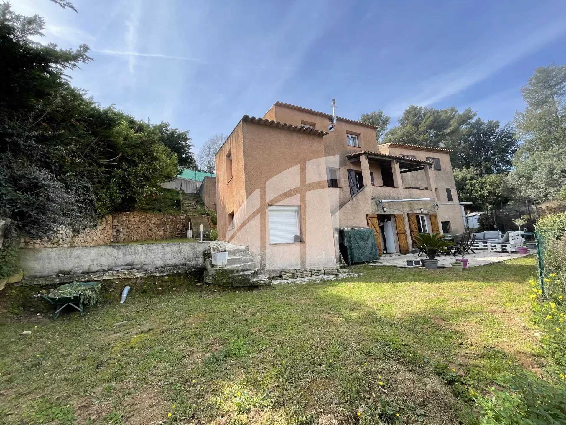 Rumah di Saint-Isidore, Provence-Alpes-Cote d'Azur 12641833
