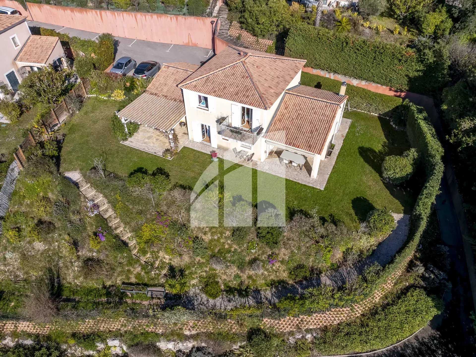 House in La Madeleine, Provence-Alpes-Cote d'Azur 12641835